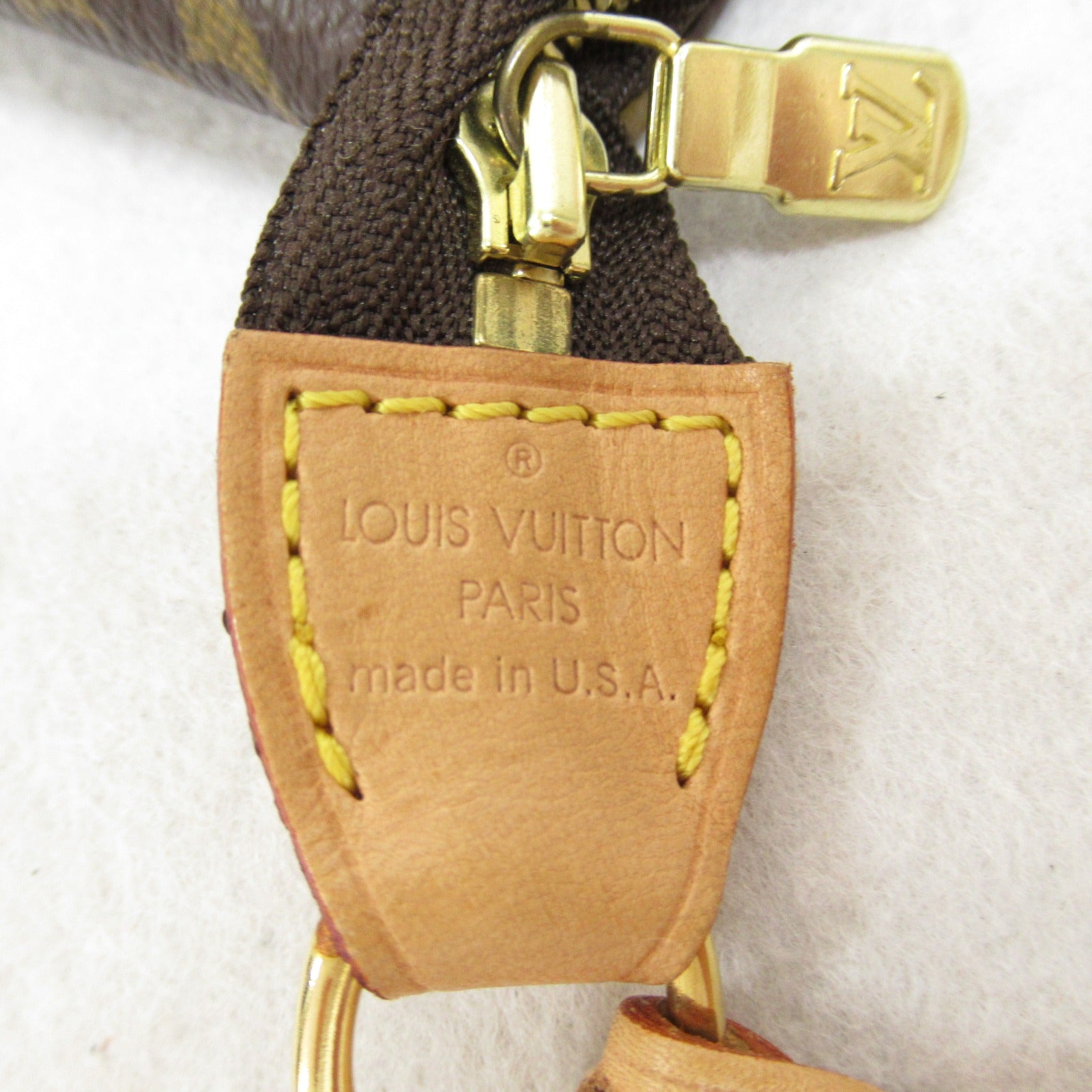 Louis Vuitton Monogram Pochette Accessoires Clutch M51980