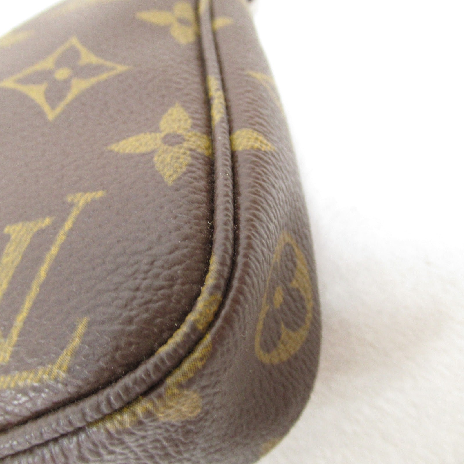 Louis Vuitton Monogram Pochette Accessoires Clutch M51980