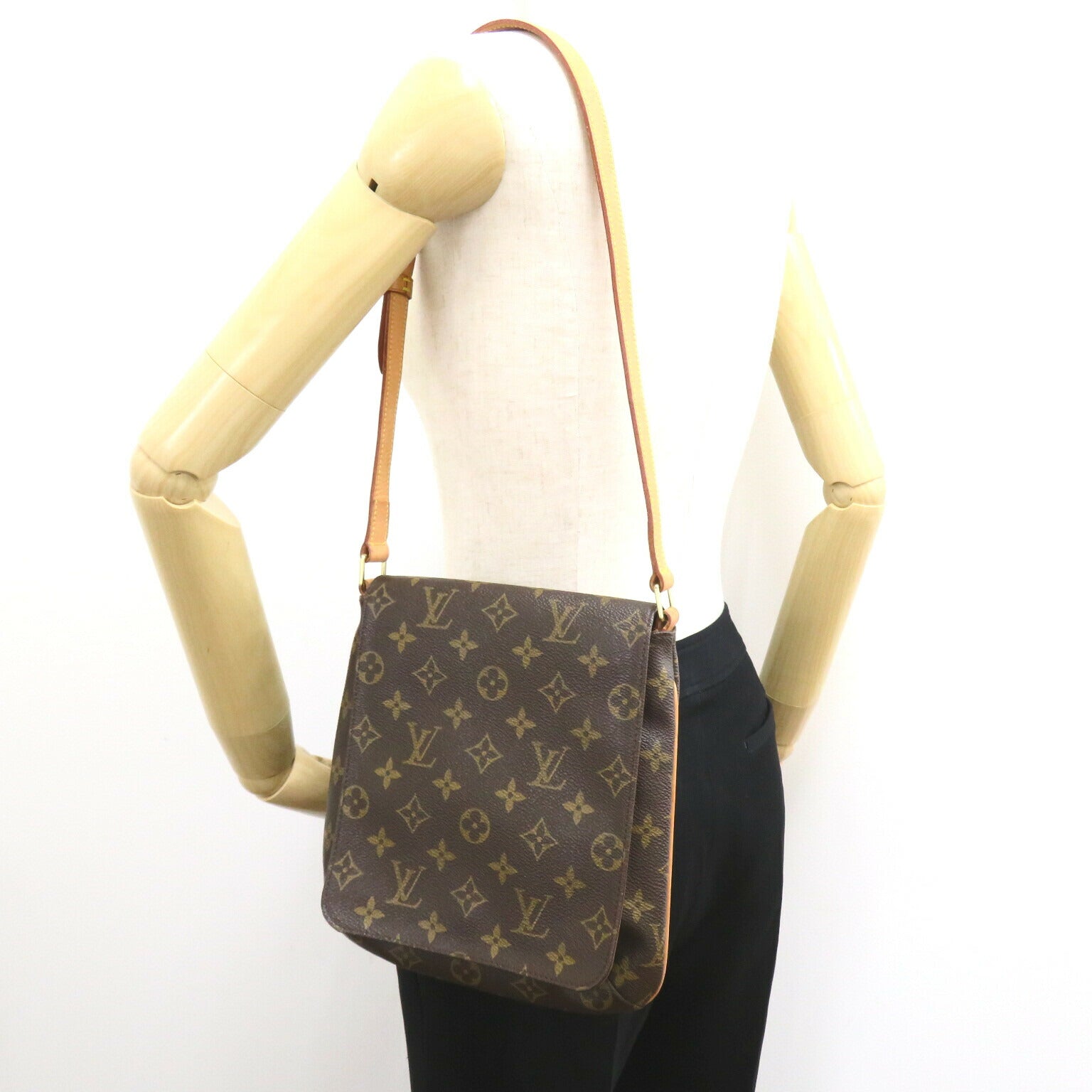 Louis Vuitton Musette Salsa Short Shoulder Bag