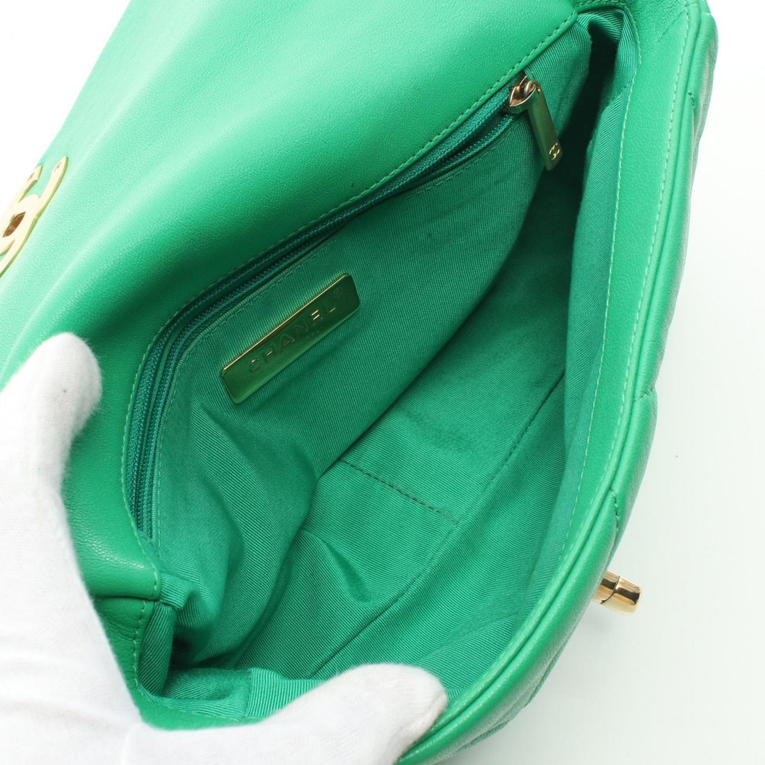 Chanel 19 Matelasse Leather Shoulder Bag Green