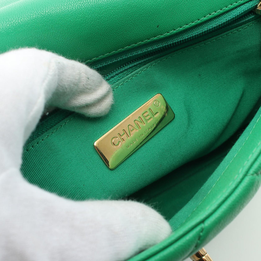 Chanel 19 Matelasse Leather Shoulder Bag Green