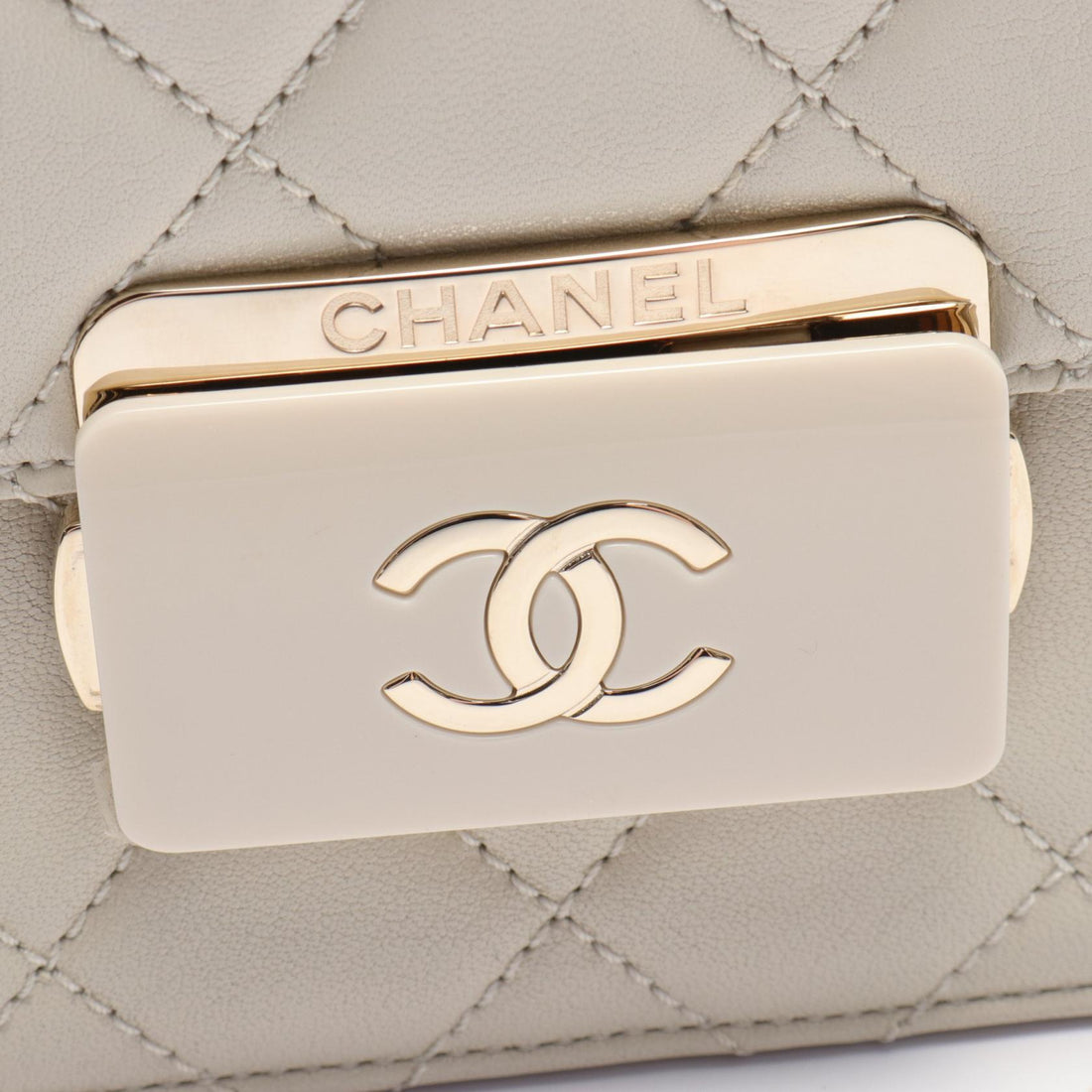 Chanel Leather Beauty Lock Shoulder Bag A93223