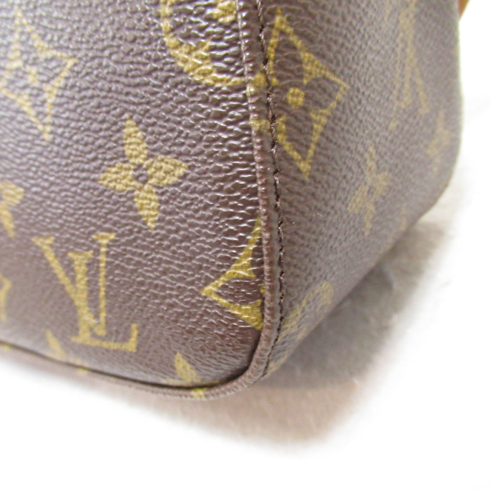 Louis Vuitton Looping MM Monogram Shoulder Bag