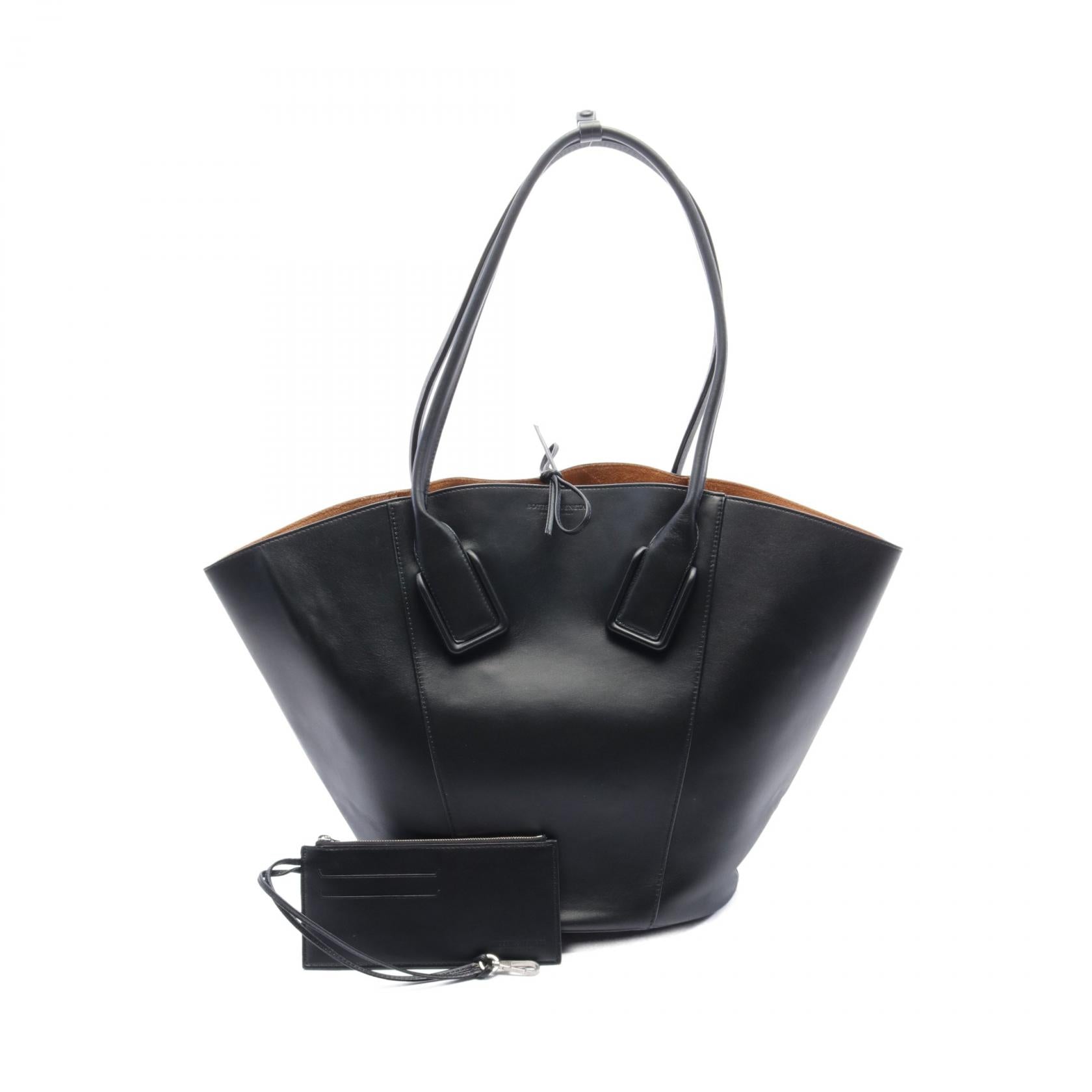 Bottega Veneta Leather Basket Medium Tote Bag