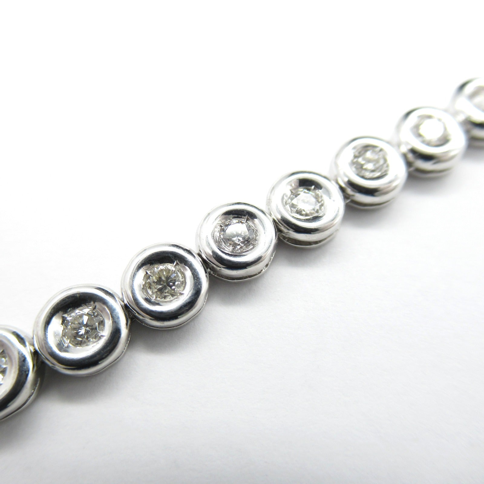 K18WG White Gold Diamond Necklace