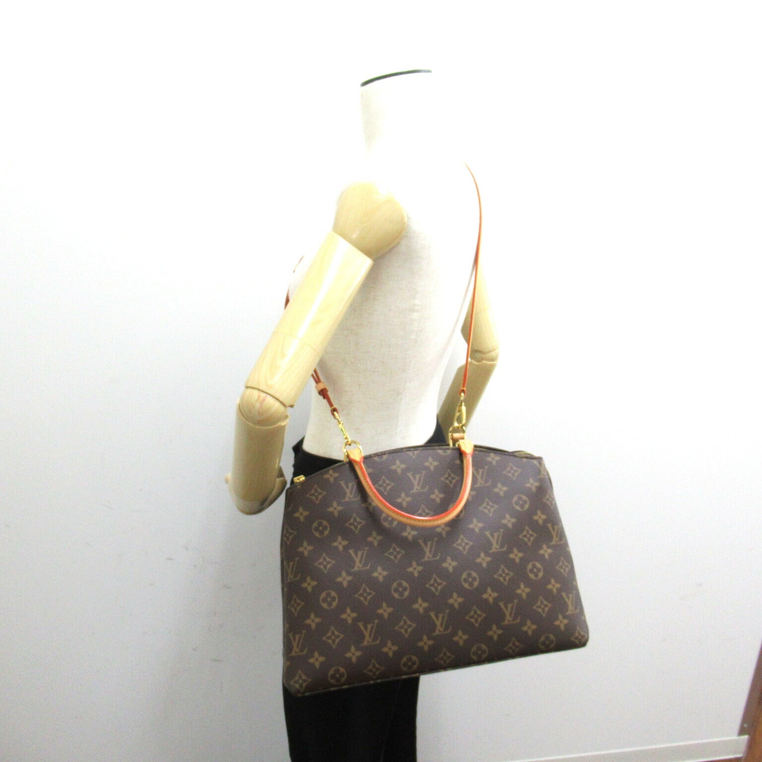 Louis Vuitton Grand Palais MM 2way Shoulder Bag