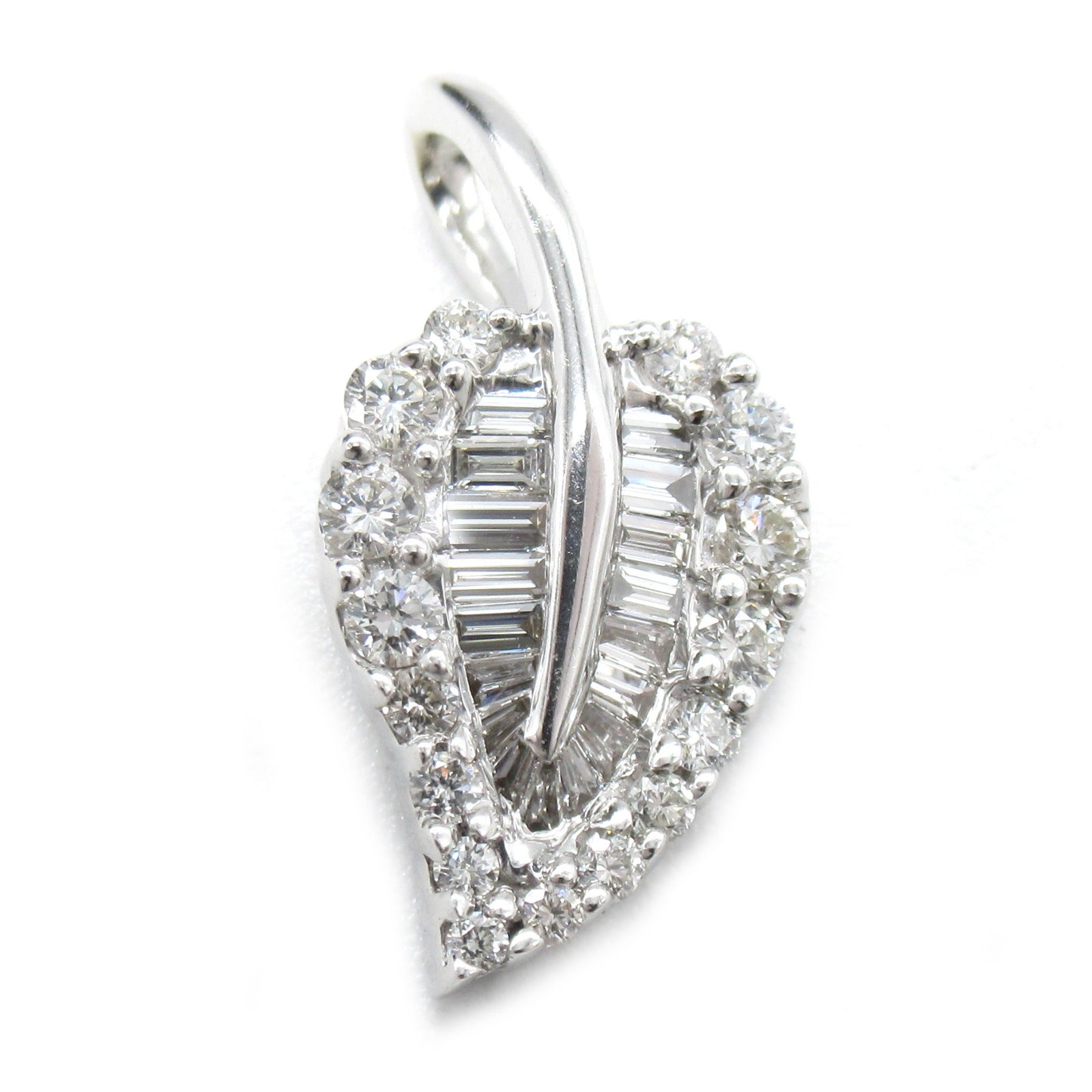 K18WG White Gold Diamond Pendant Jewelry