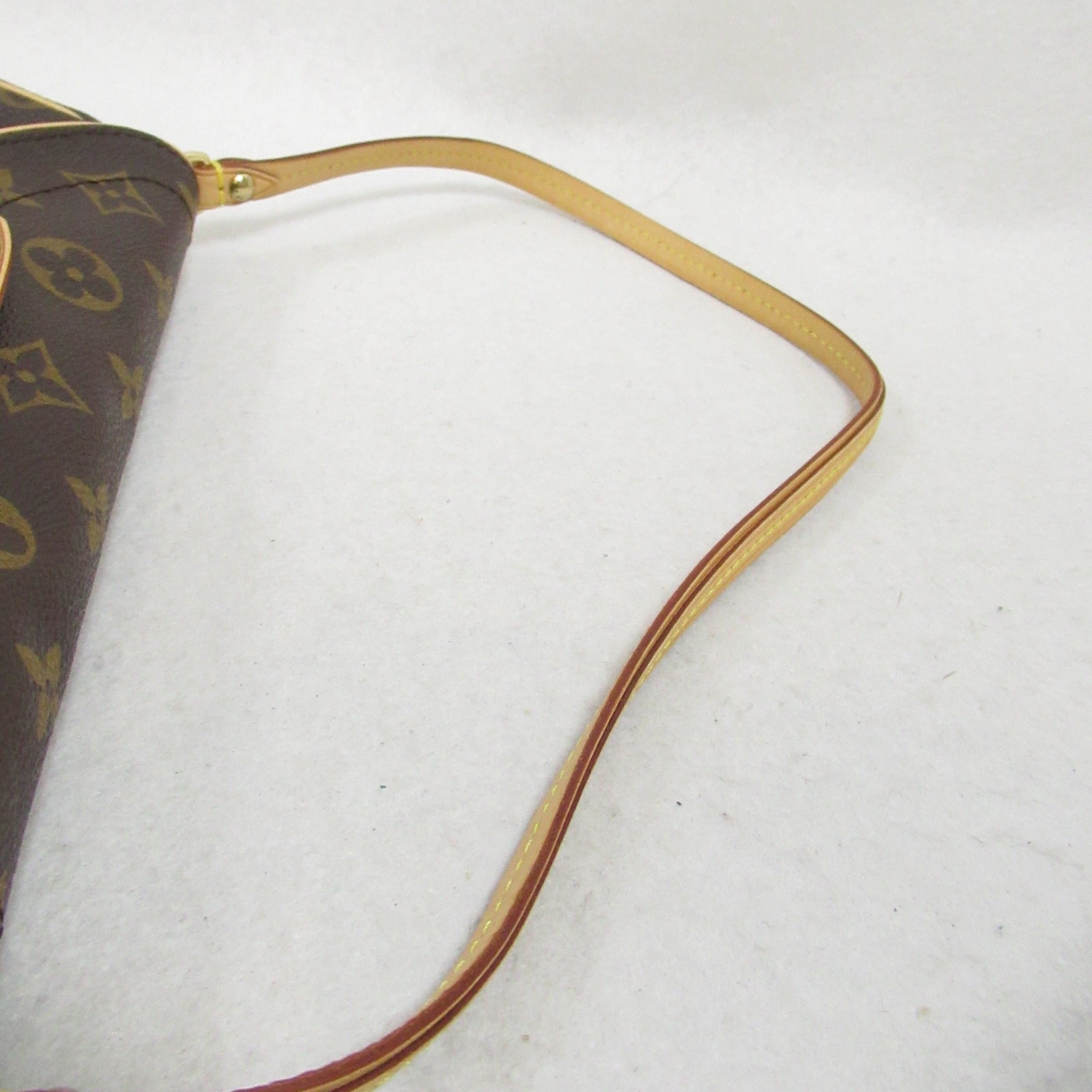 Louis Vuitton Pochette Beverly Shoulder Bag M40122