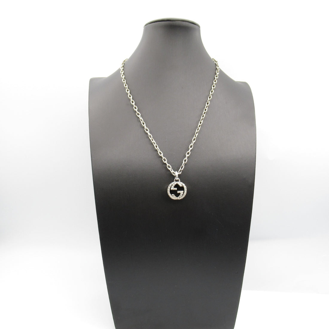 Gucci Silver Interlocking G Chain Necklace Metal Necklace in Great Condition