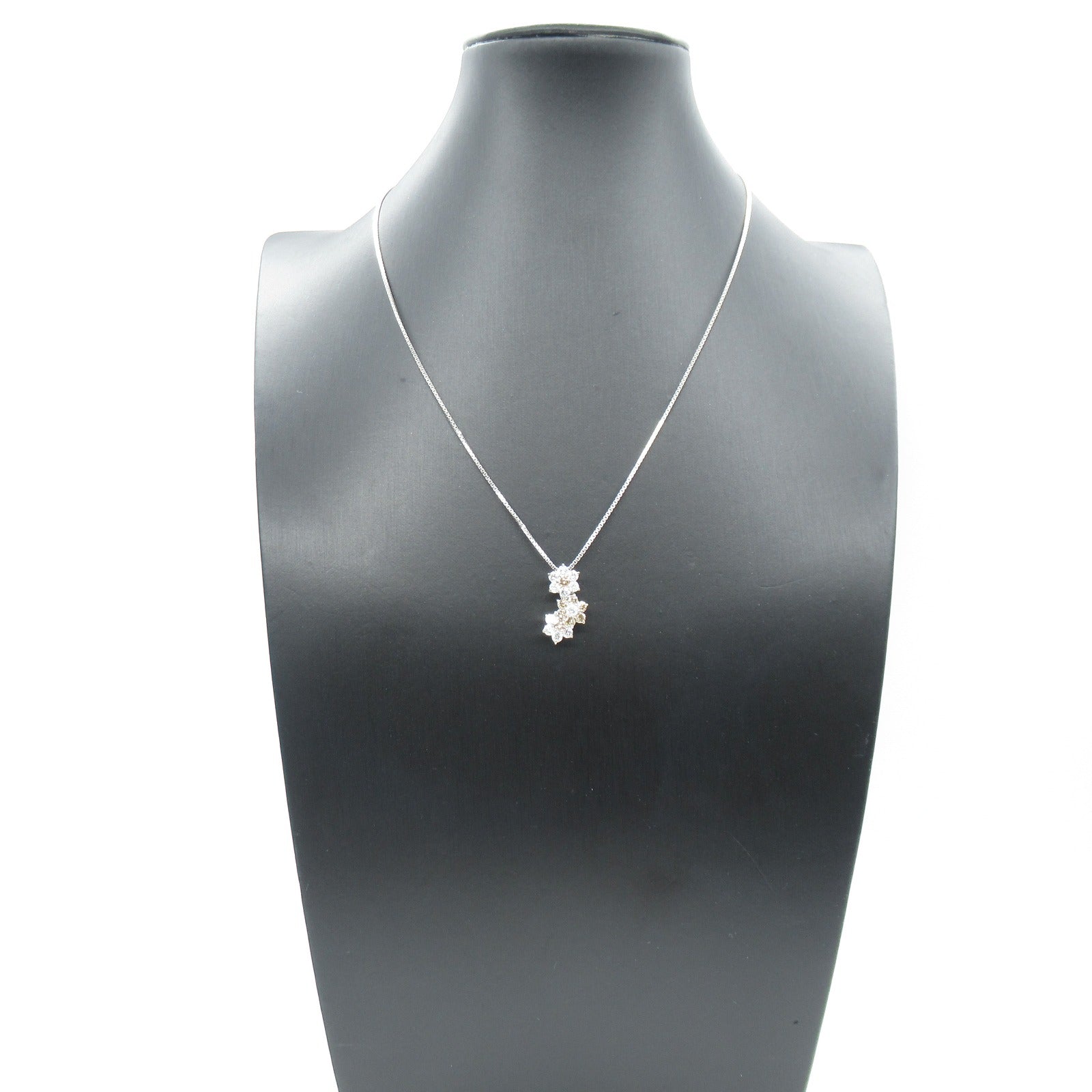 K18WG White Gold Diamond Necklace