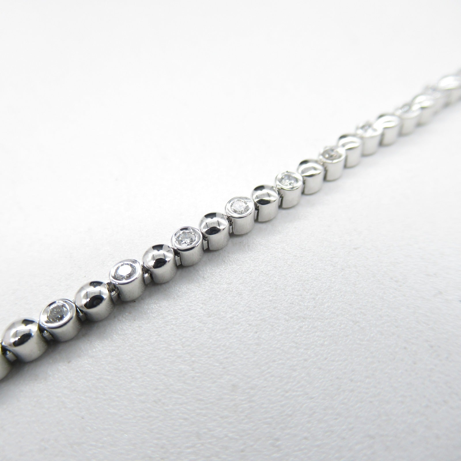 K18WG White Gold Diamond Necklace