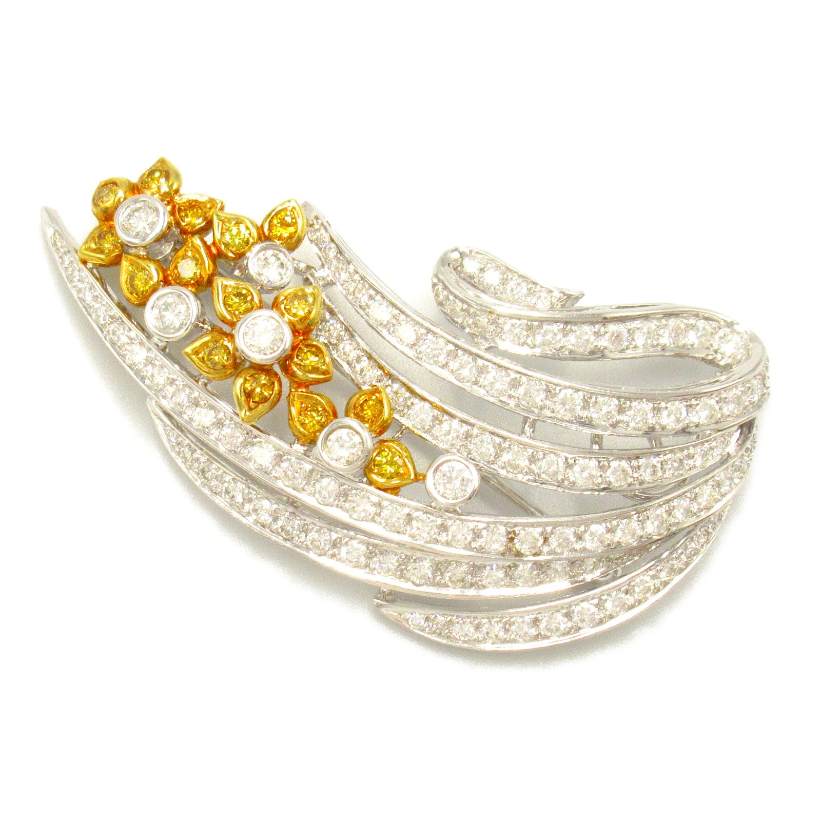 K18 Gold Diamond Brooch Jewelry