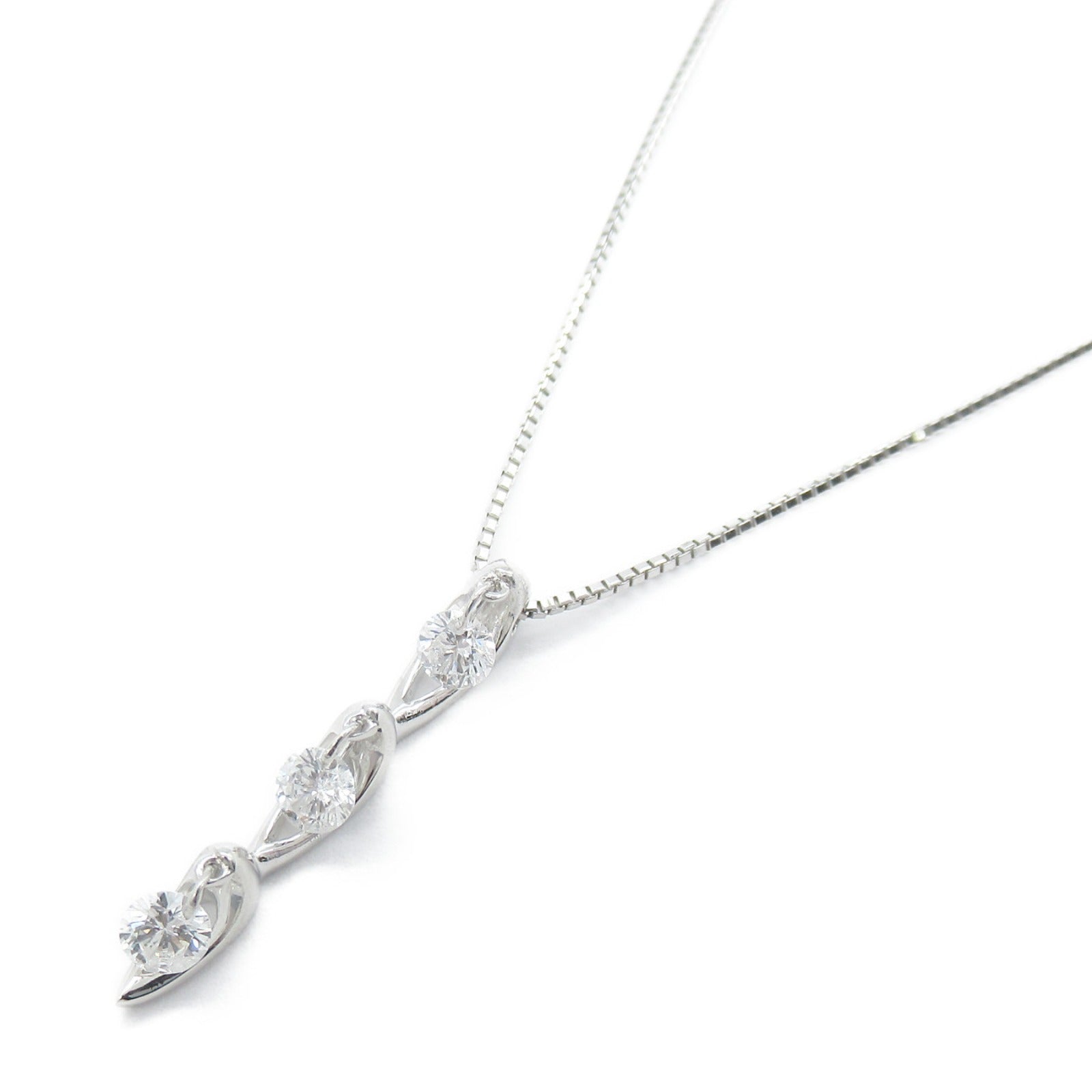 K18WG White Gold Diamond Necklace