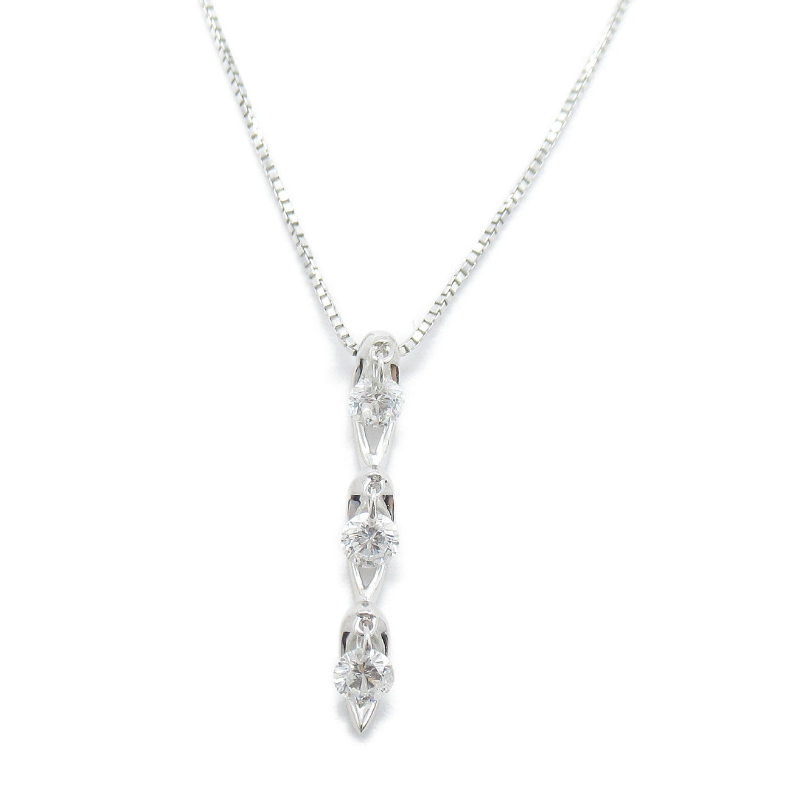 K18WG White Gold Diamond Necklace