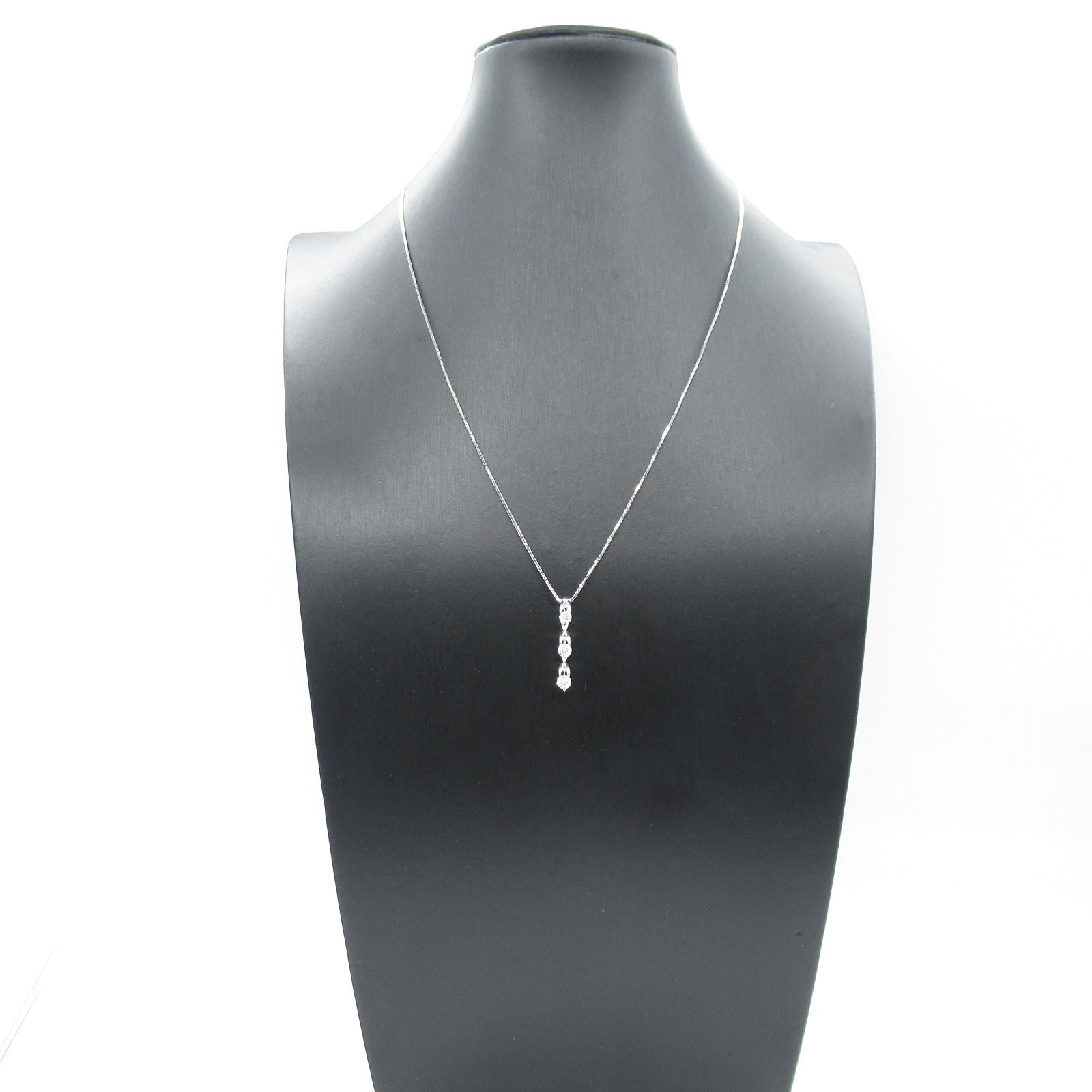 K18WG White Gold Diamond Necklace