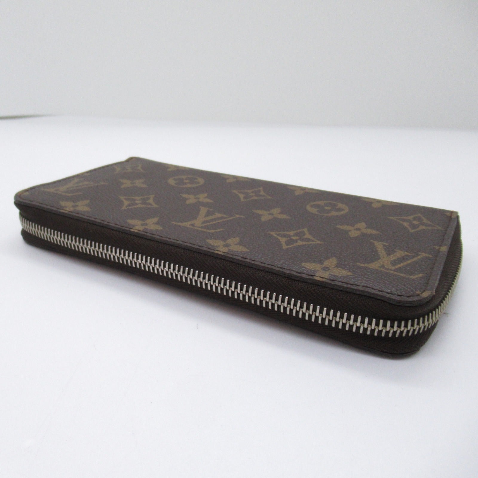 Louis Vuitton Zippy Wallet Canvas Long Wallet M60017 in Very Good Condition