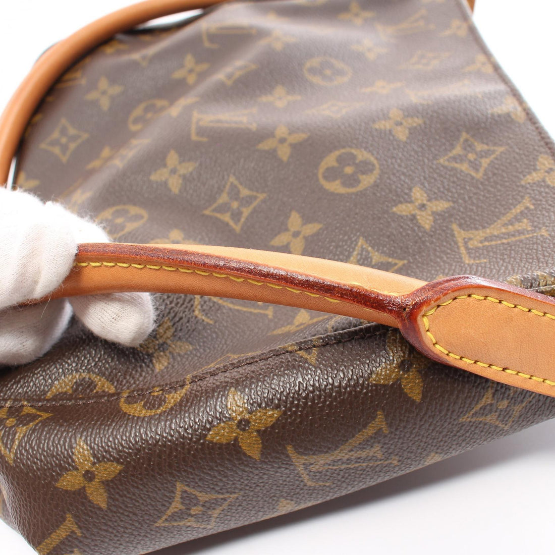 Louis Vuitton Looping MM Monogram Shoulder Bag