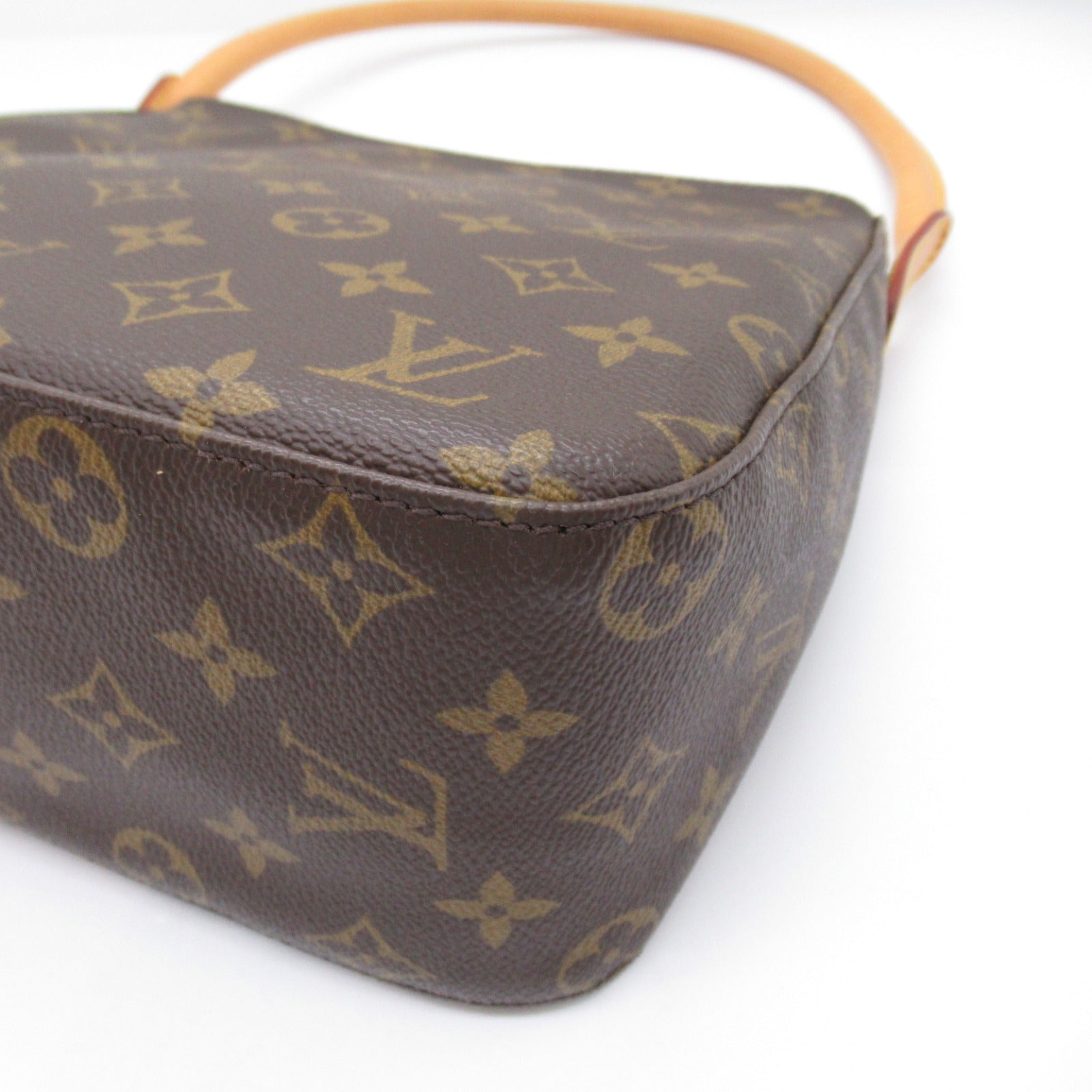 Louis Vuitton Looping MM Monogram Shoulder Bag