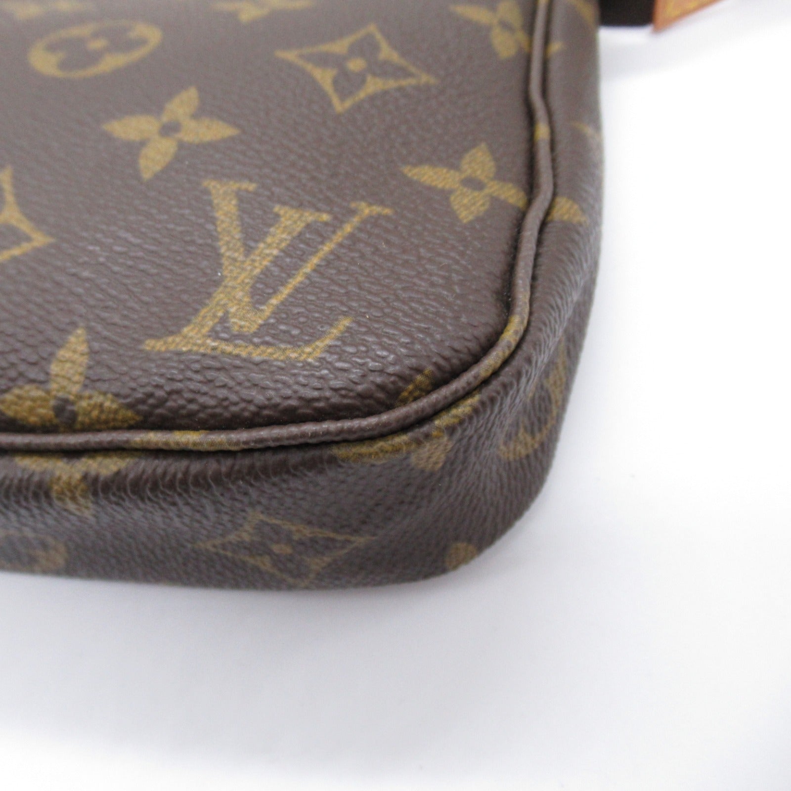 Louis Vuitton Monogram Pochette Accessoires Clutch M51980