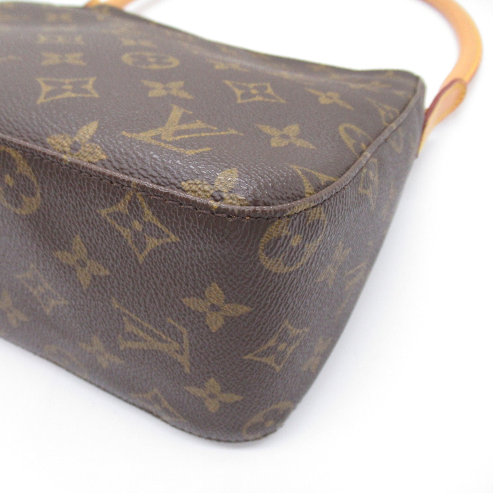 Louis Vuitton Looping MM Monogram Shoulder Bag