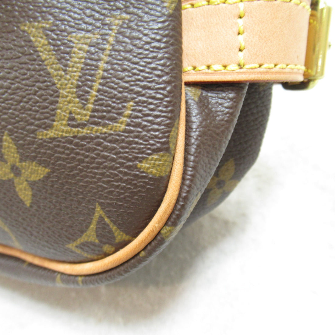 Louis Vuitton Monogram Saumur 30 Shoulder Bag