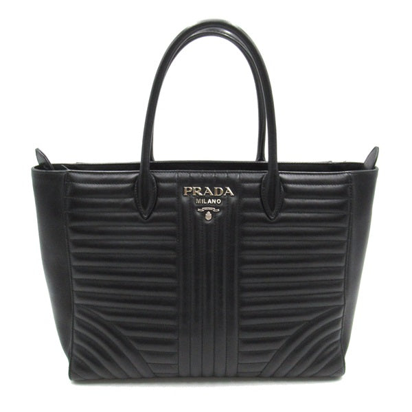 Prada Quilted Diagramme  Double Zip Tote  Leather Tote Bag in Good condition