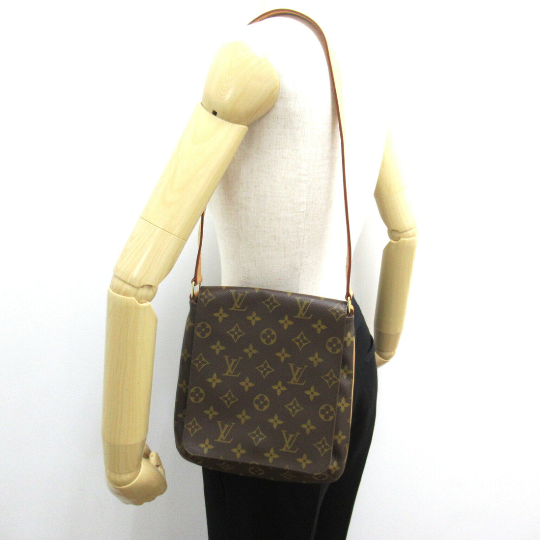 Louis Vuitton Musette Salsa Short Shoulder Bag Brown