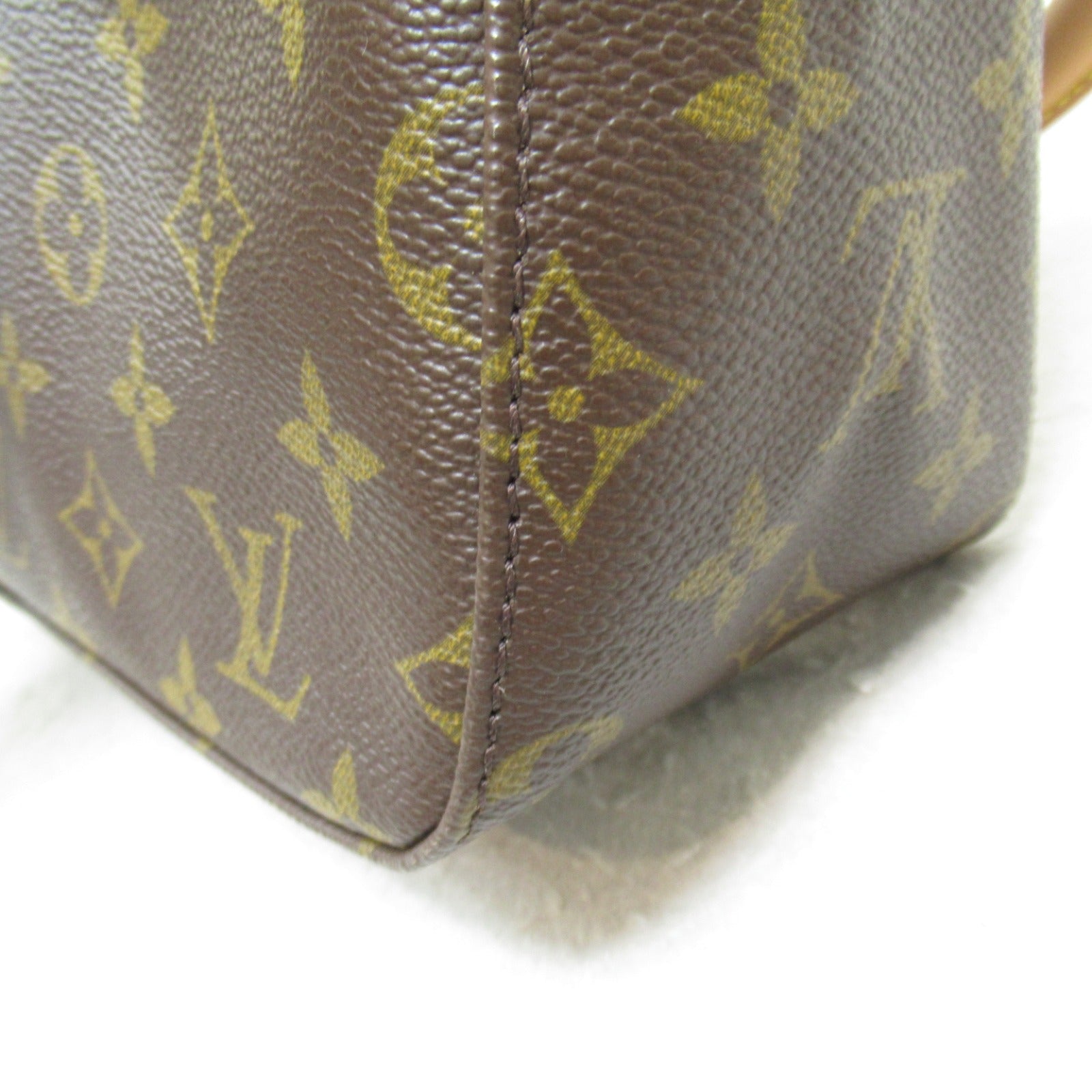 Louis Vuitton Looping MM Monogram Shoulder Bag