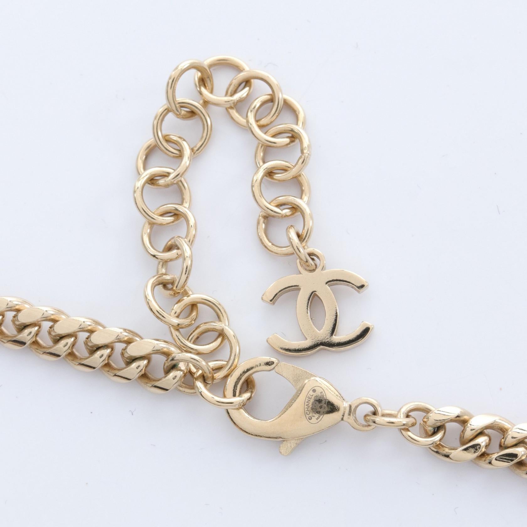 Chanel Double Heart Necklace Metal Necklace in Great Condition