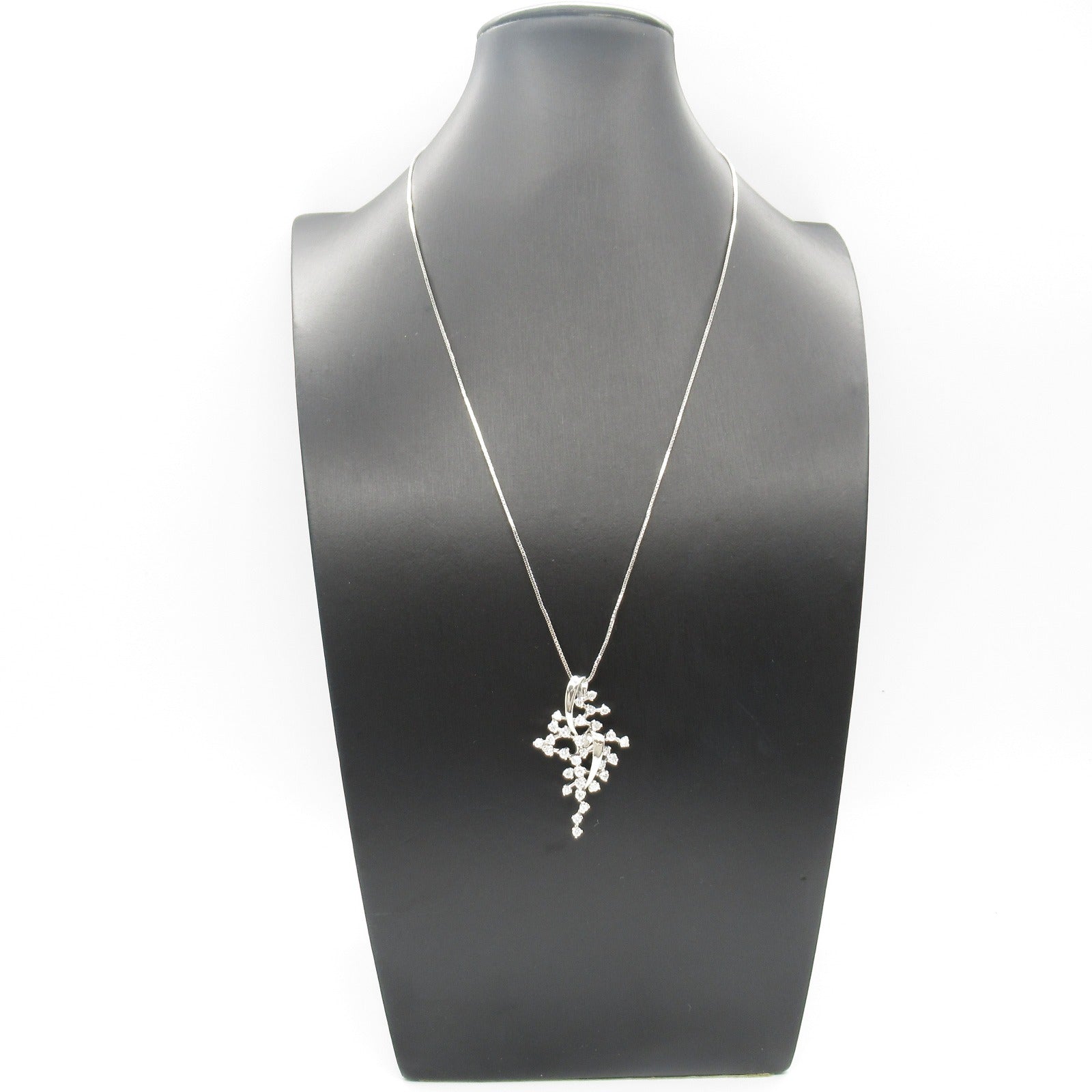 K18WG White Gold Diamond Necklace