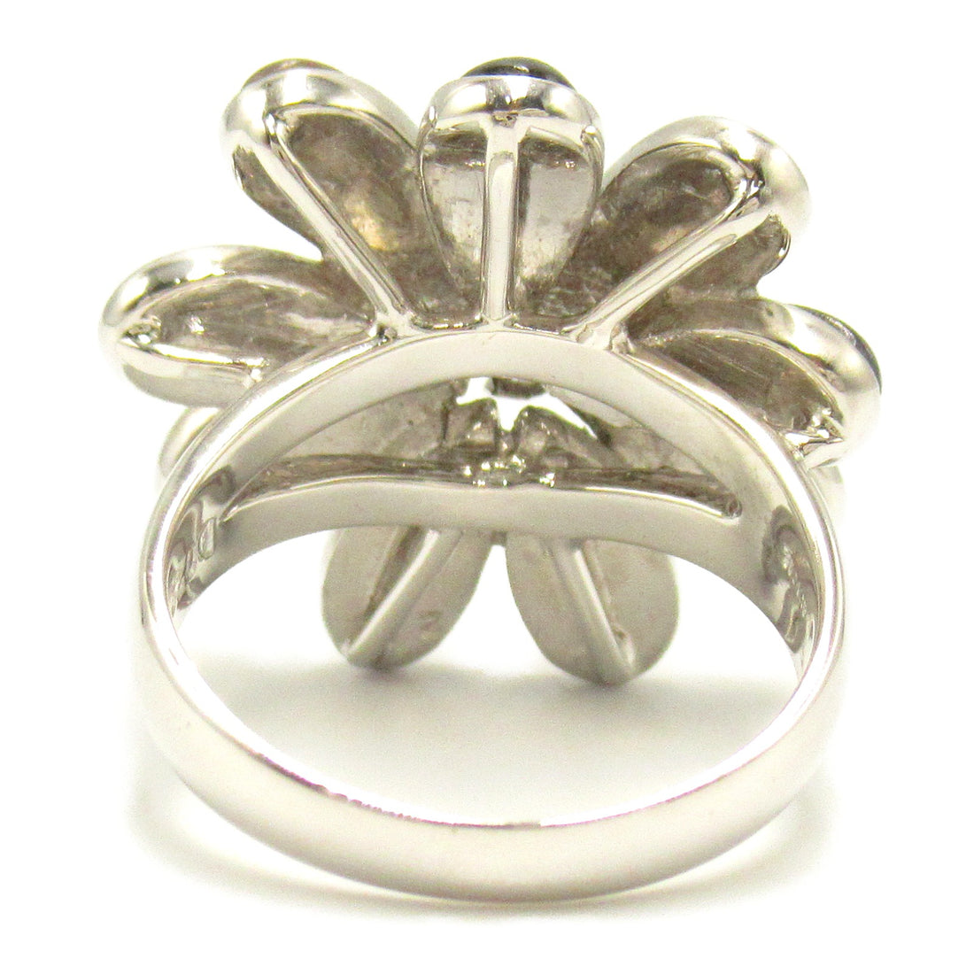 K18WG White Gold Diamond Shell Ring