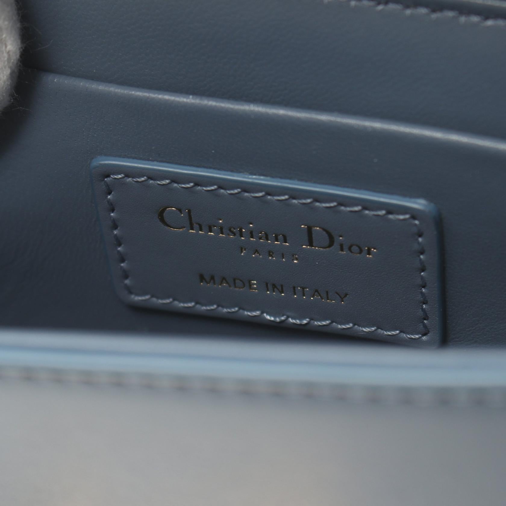 Dior 30 Montaigne Leather Shoulder Bag