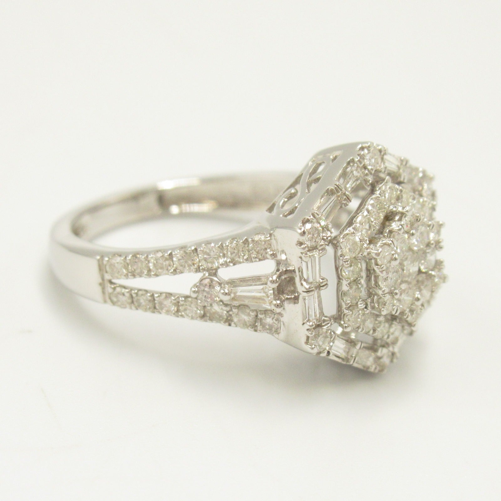 K18WG White Gold Diamond Ring Jewelry