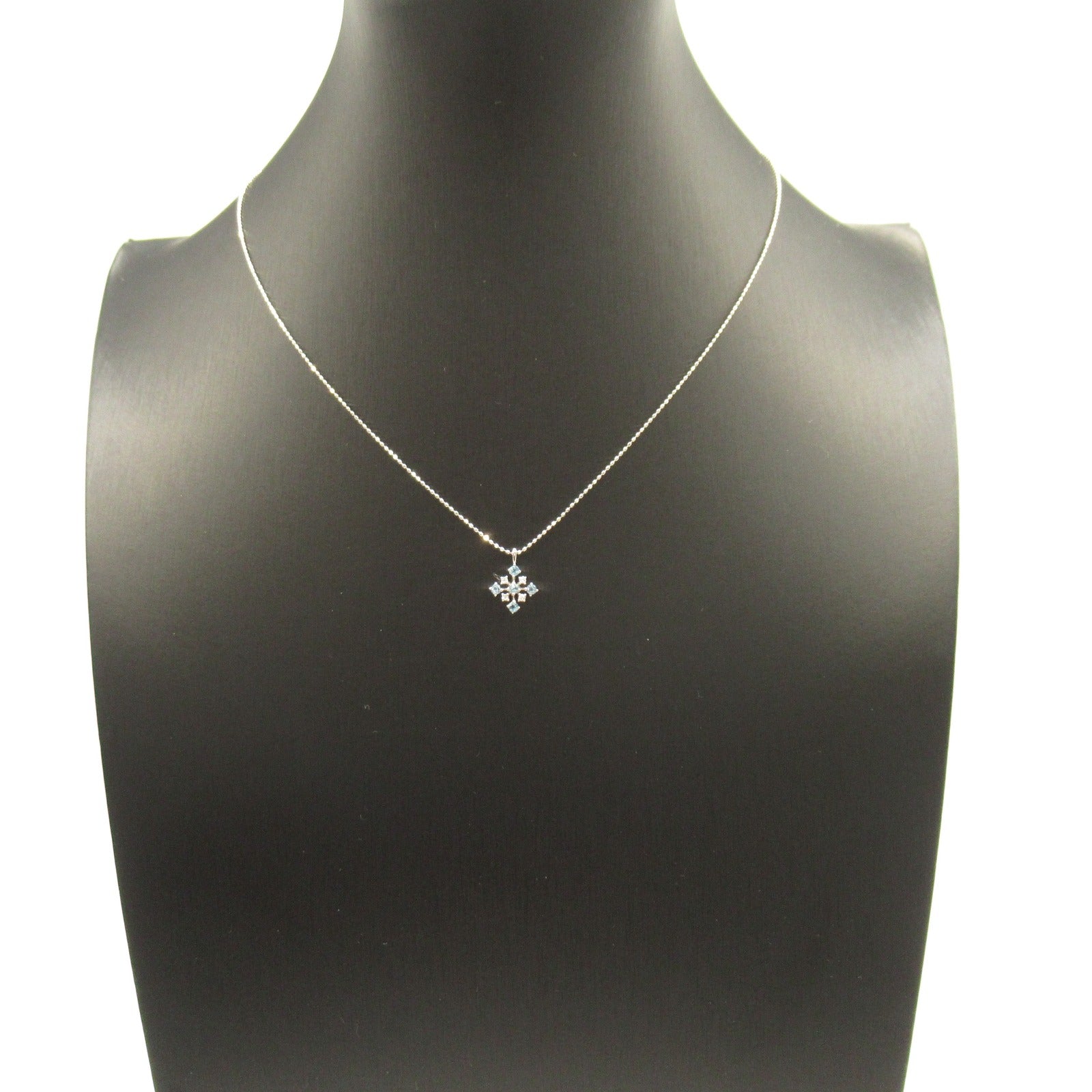 K18WG White Gold Blue Topaz Diamond Necklace