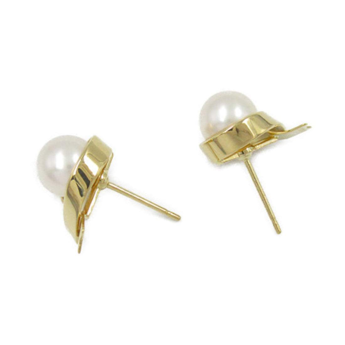 Mikimoto 18K Pearl Stud Earrings  Metal Earrings in Great Condition