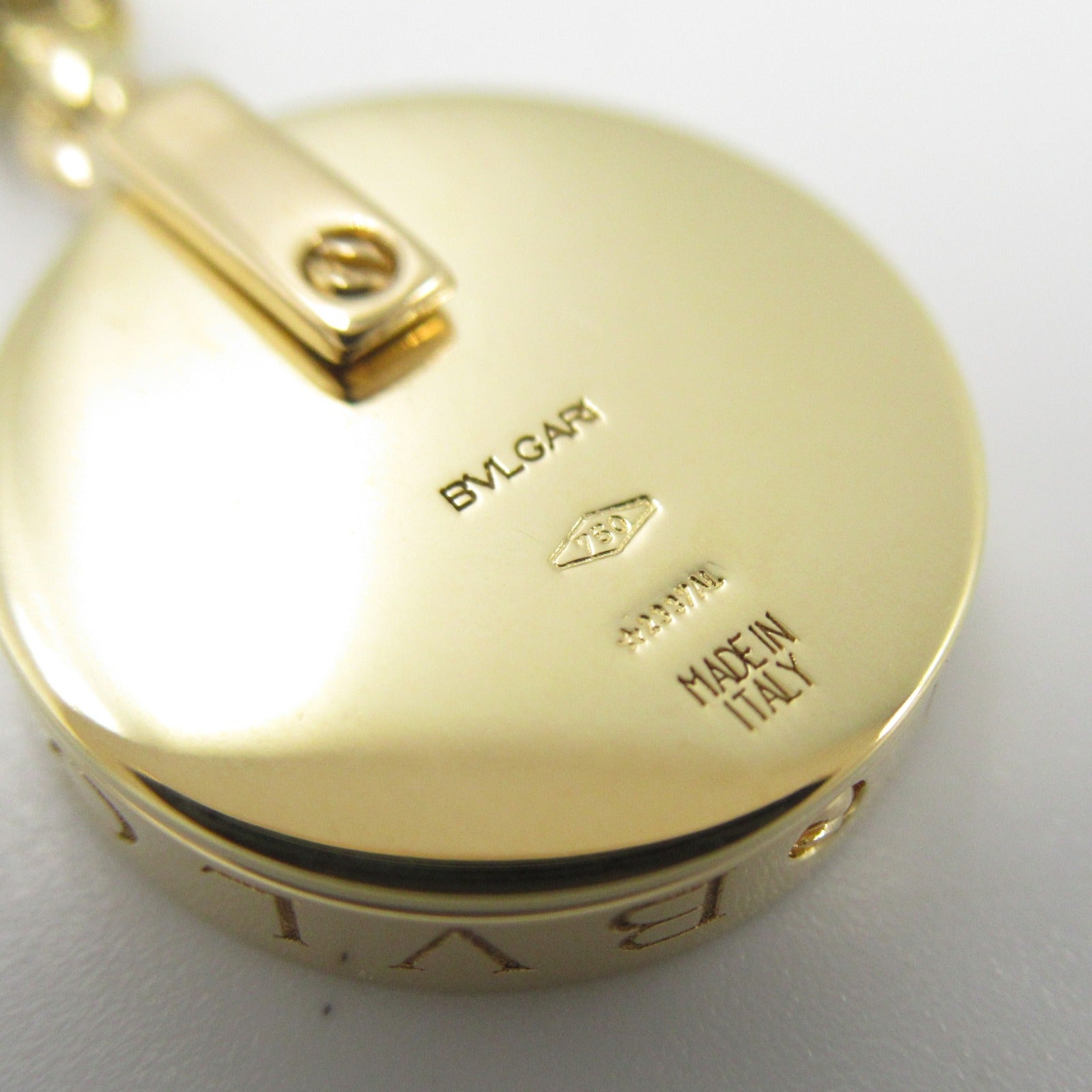 Bvlgari 18K Optical Illusion Pendant Metal Pendant in Great Condition