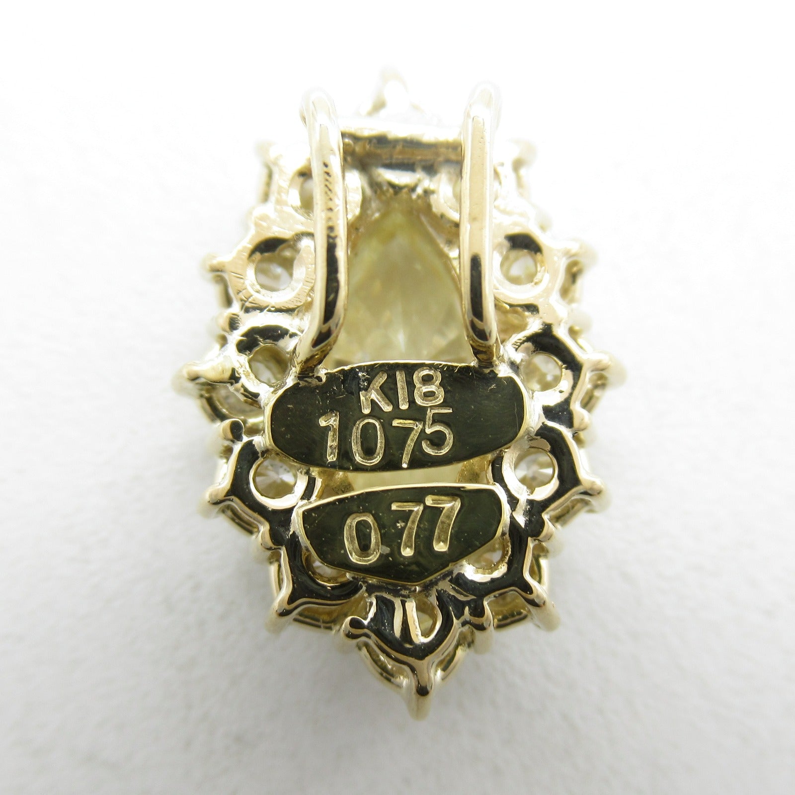 K18 Yellow Gold Diamond Pendant Jewelry