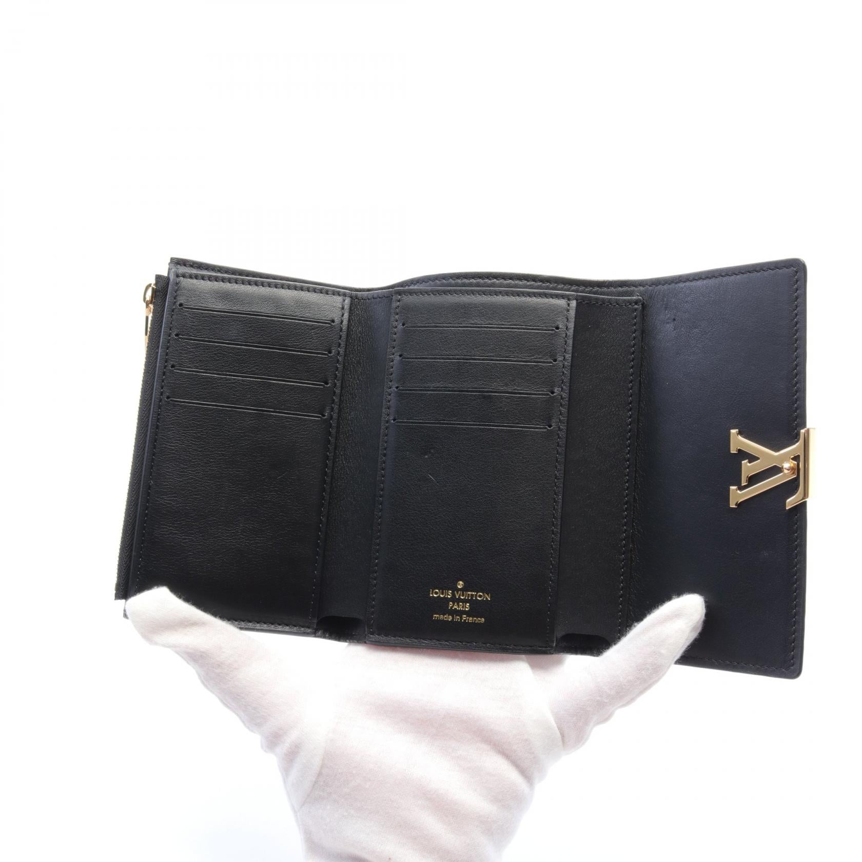 Louis Vuitton Capucines Compact Trifold Wallet M62564