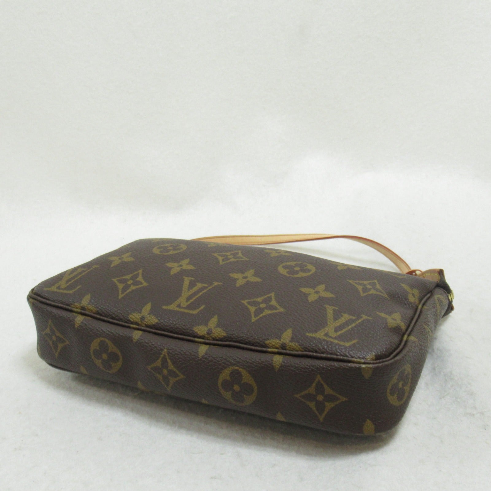 Louis Vuitton Monogram Pochette Accessoires Clutch M51980