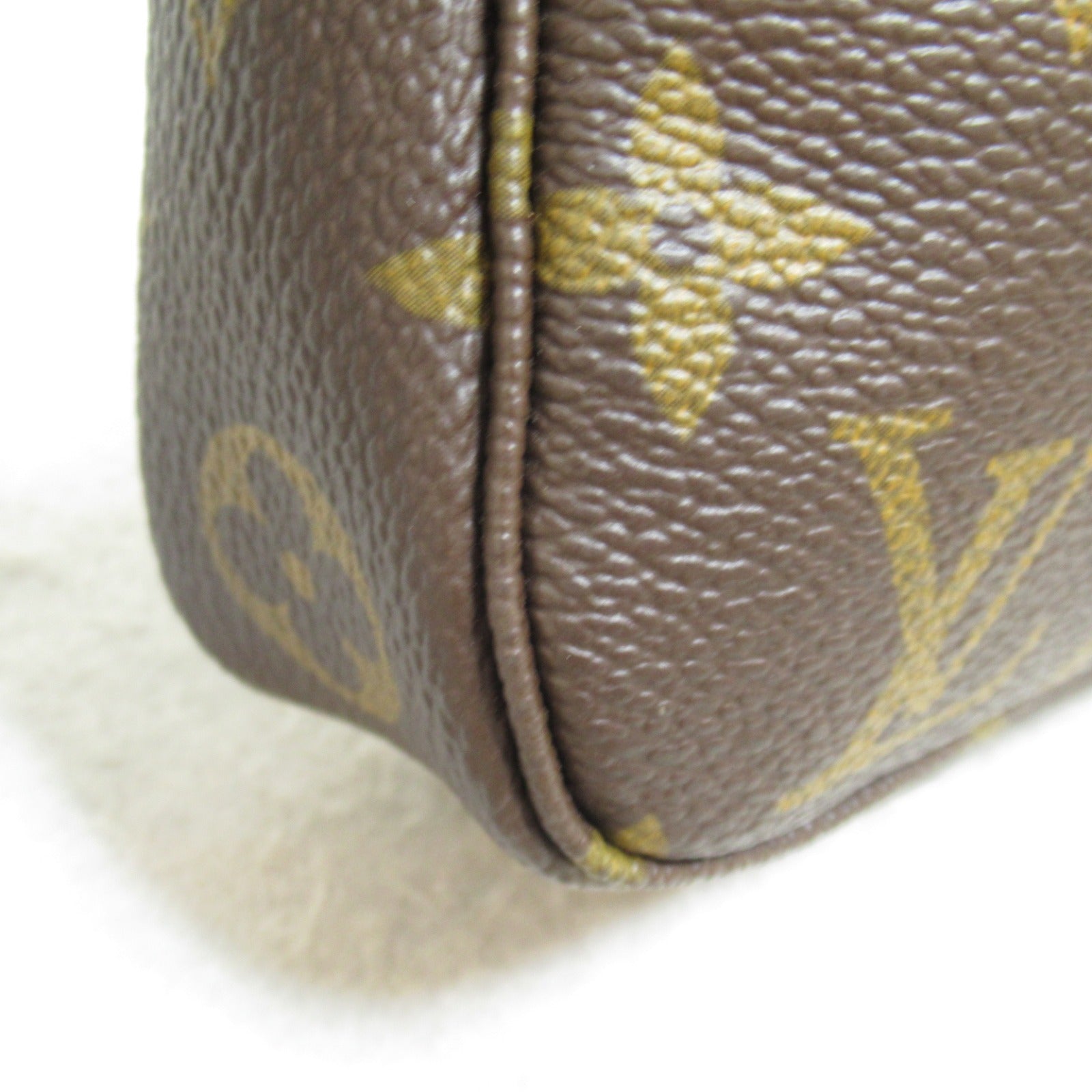 Louis Vuitton Monogram Pochette Accessoires Clutch M51980