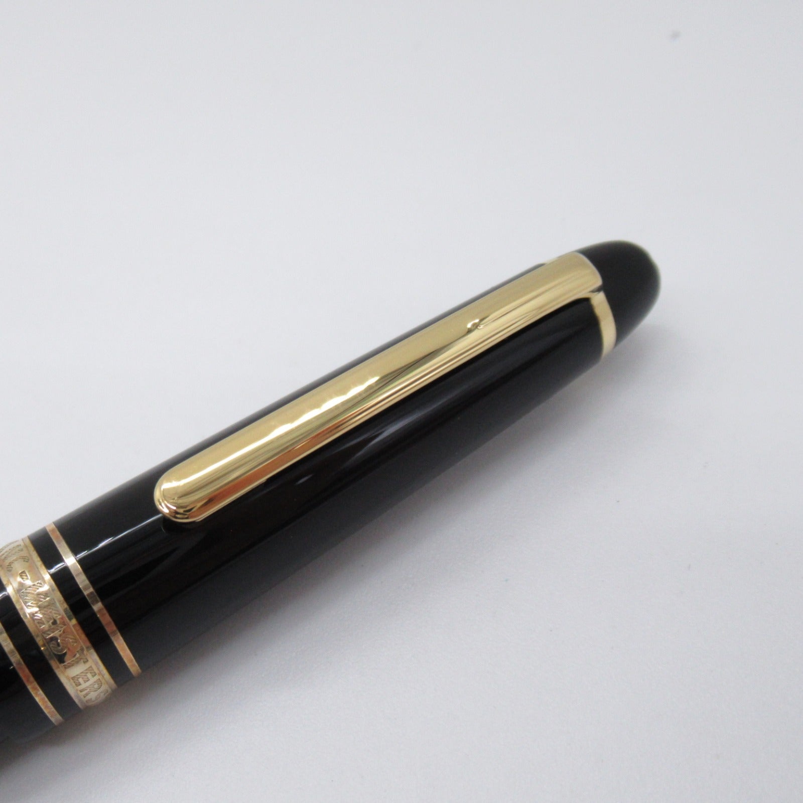 Montblanc Meisterstück Gold Classic Fountain Pen 106513