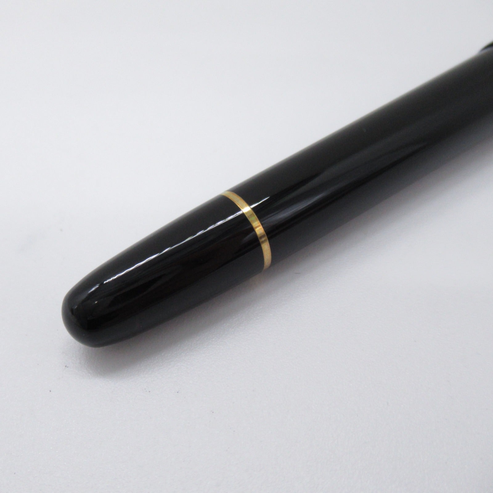 Montblanc Meisterstück Gold Classic Fountain Pen 106513