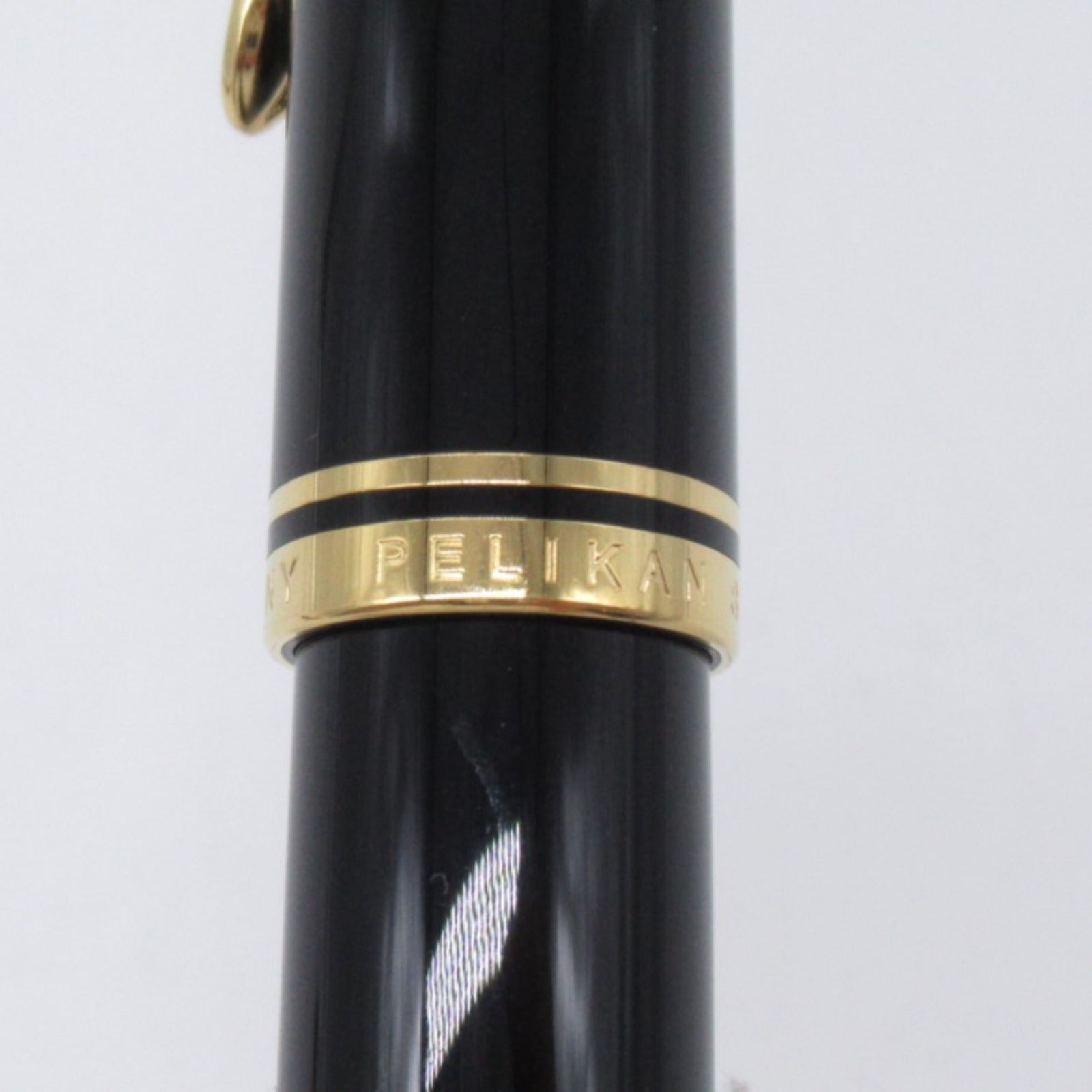 Pelikan Souveran M800 Black Fountain Pen K18WG