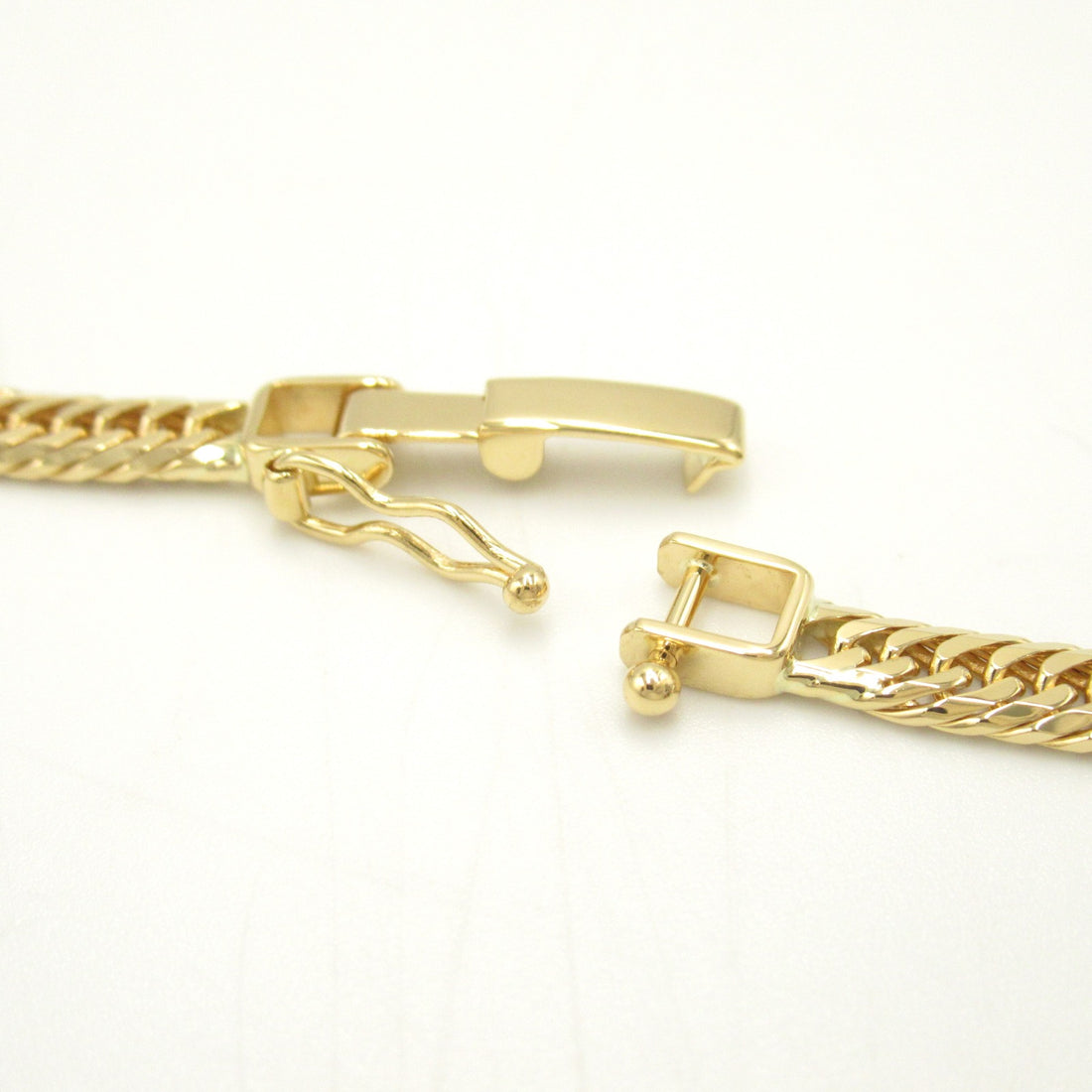 K18 Yellow Gold 8 Men T Necklace