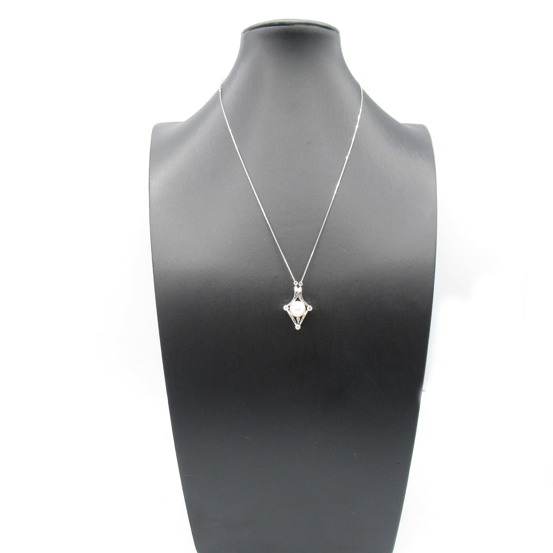 Tasaki Pearl Diamond Necklace Platinum