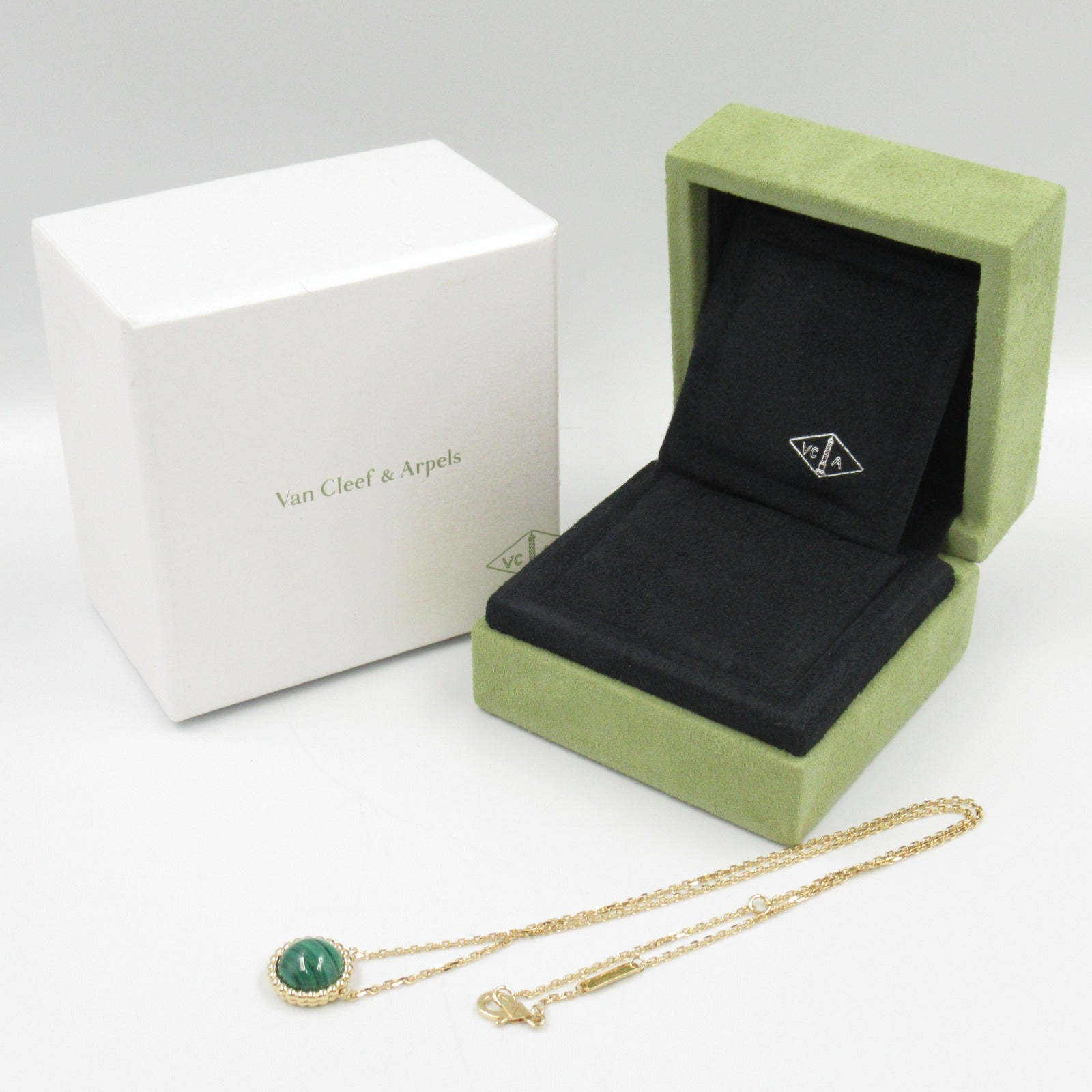 Van Cleef & Arpels Malachite K18 Yellow Gold Necklace