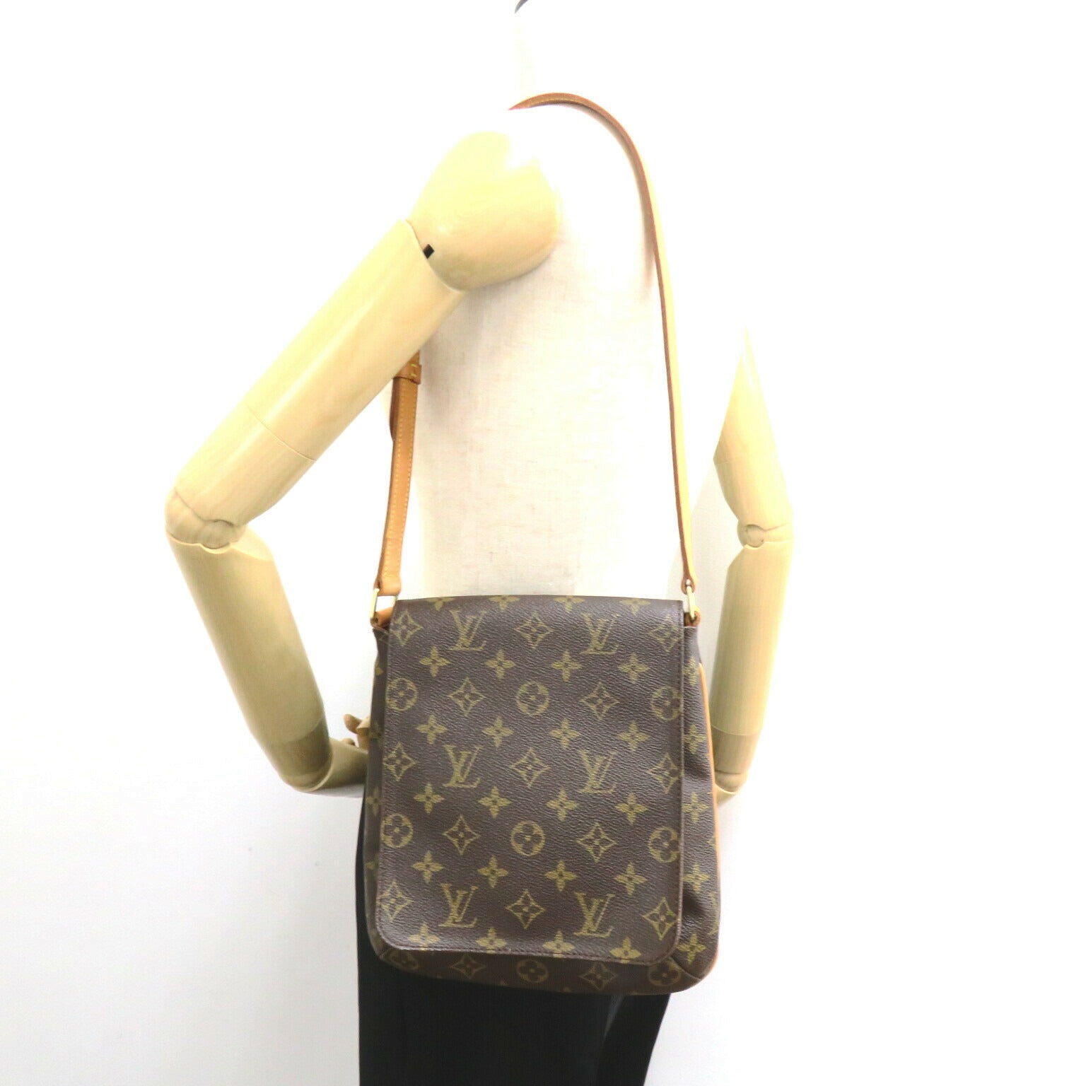 Louis Vuitton Musette Salsa Short Shoulder Bag Brown