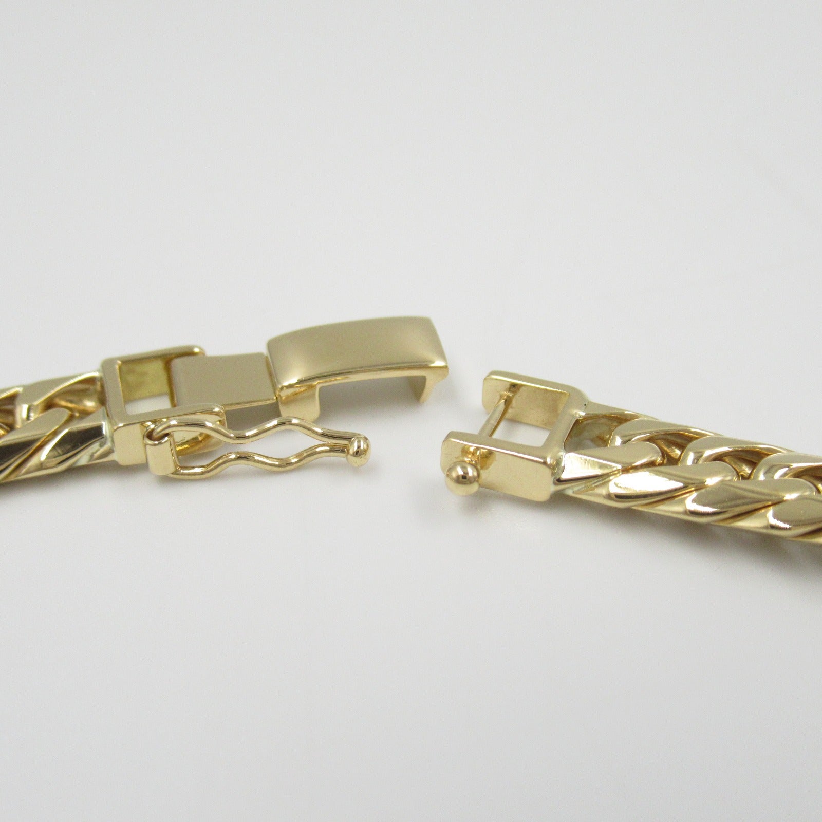 K18 Yellow Gold Bracelet Jewelry