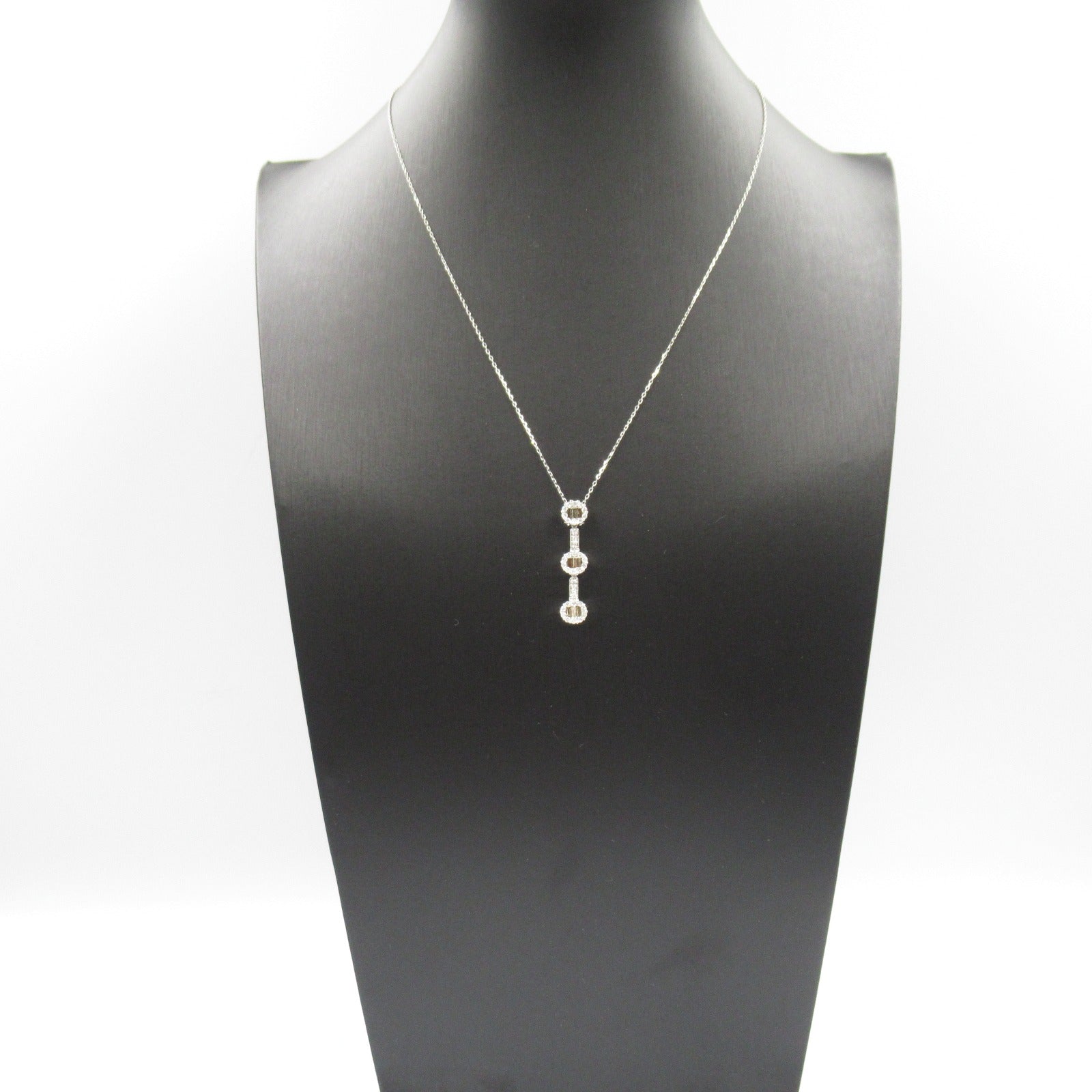 LuxUness 18K Diamond Drop Necklace  Metal Necklace in Great Condition