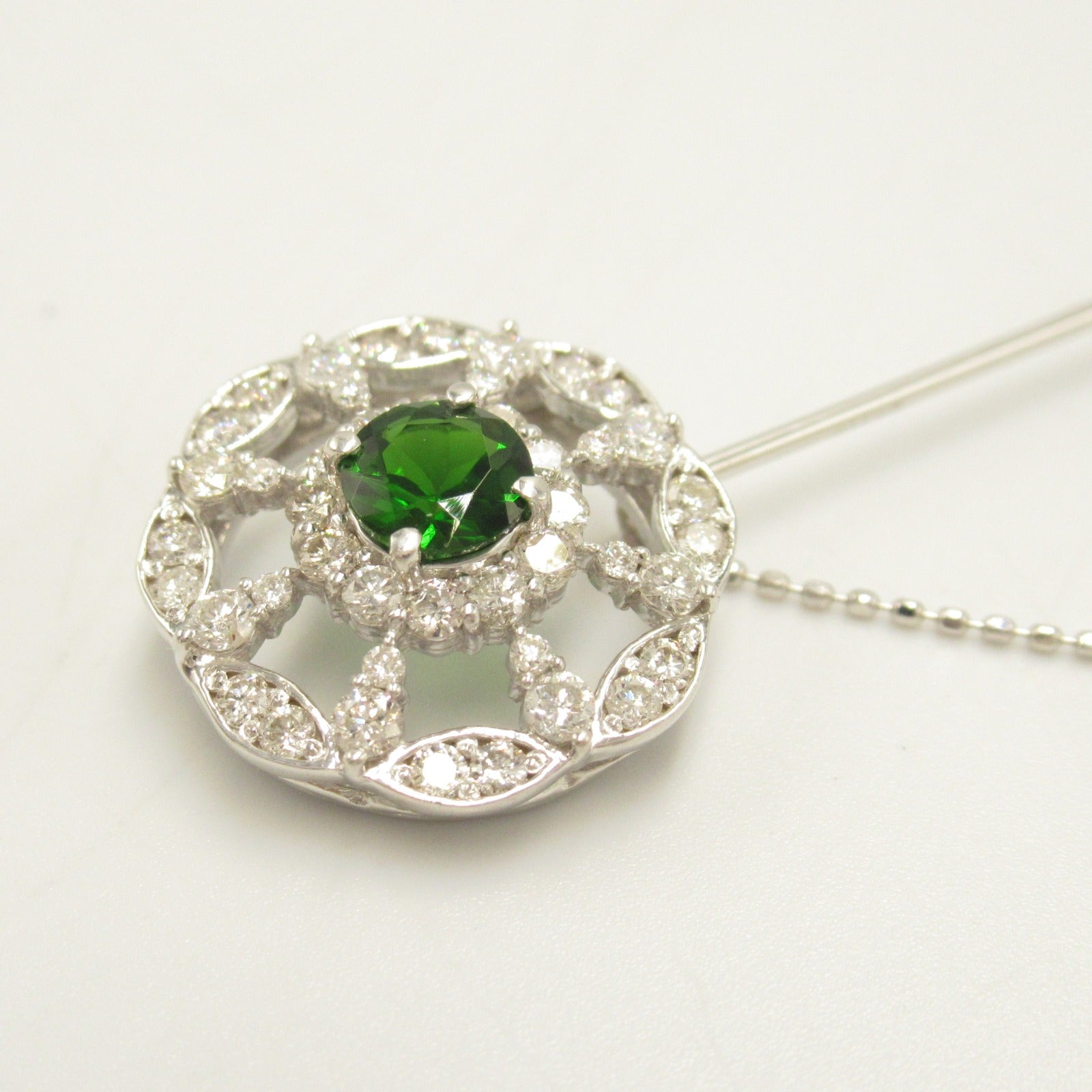 Chrome Diopside Diamond Brooch K18WG White Gold